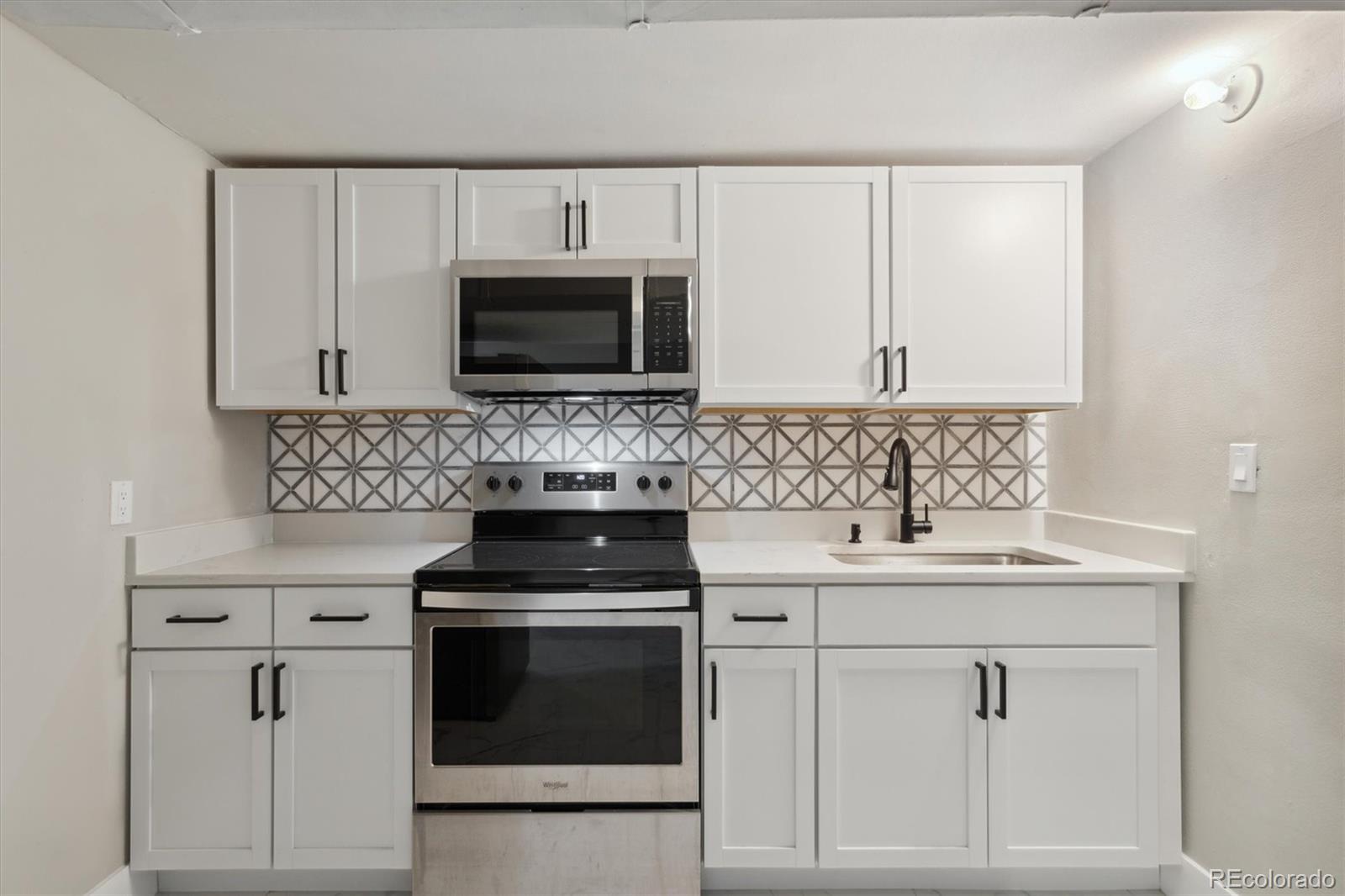 2249 Kingston Street, Aurora, CO 80010, 5 Bedrooms Bedrooms, ,2 BathroomsBathrooms,Residential,For Sale,Kingston,REC4036380