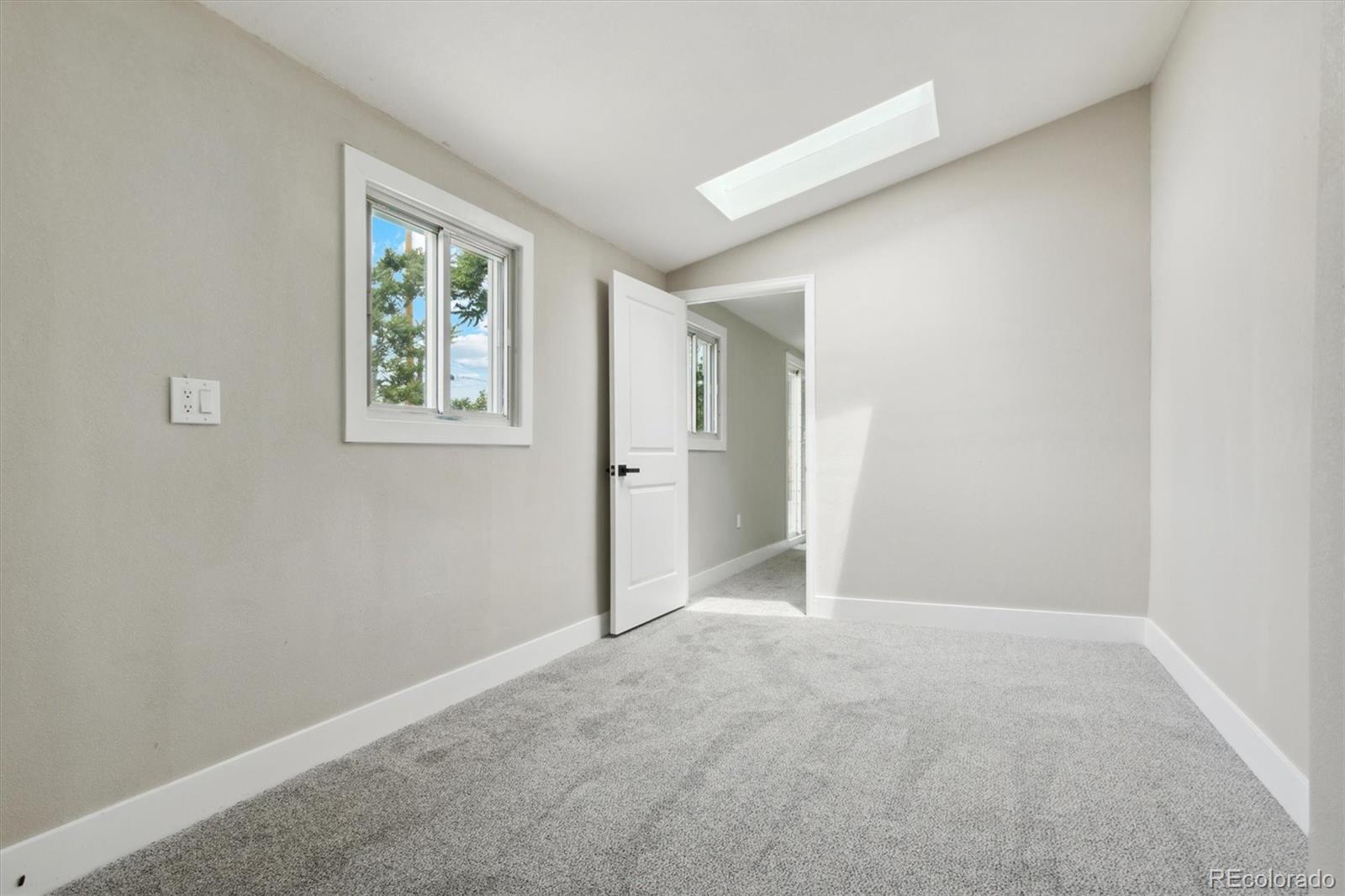 2249 Kingston Street, Aurora, CO 80010, 5 Bedrooms Bedrooms, ,2 BathroomsBathrooms,Residential,For Sale,Kingston,REC4036380