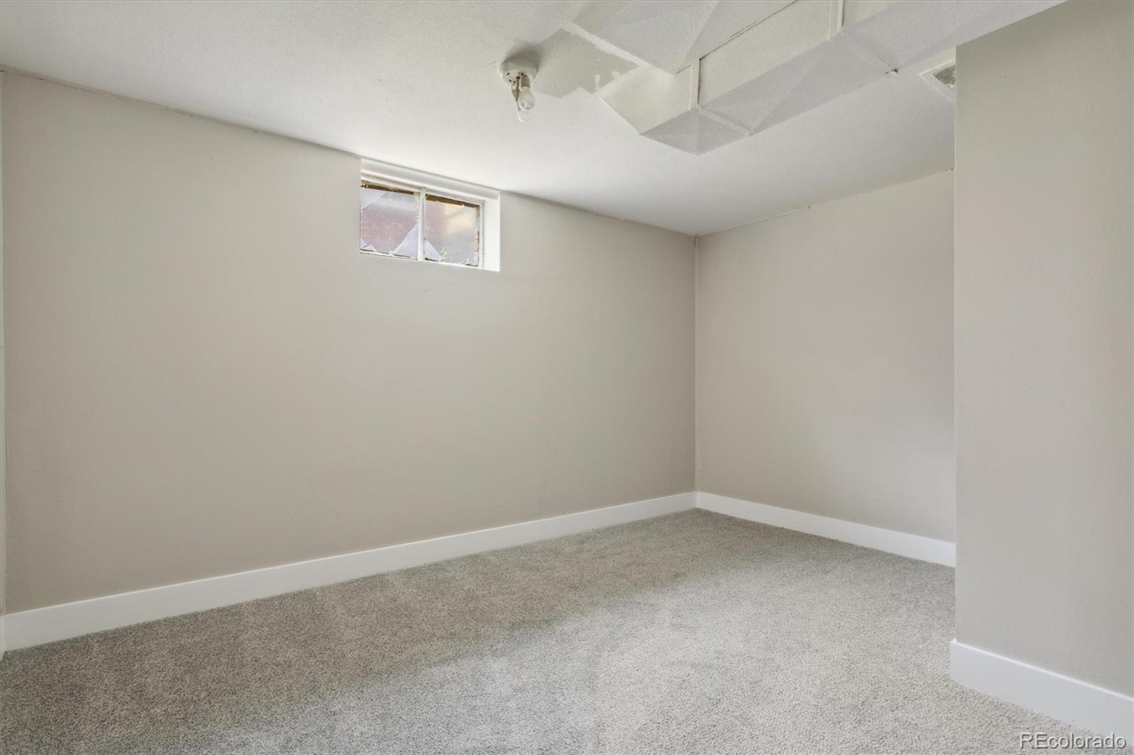 2249 Kingston Street, Aurora, CO 80010, 5 Bedrooms Bedrooms, ,2 BathroomsBathrooms,Residential,For Sale,Kingston,REC4036380