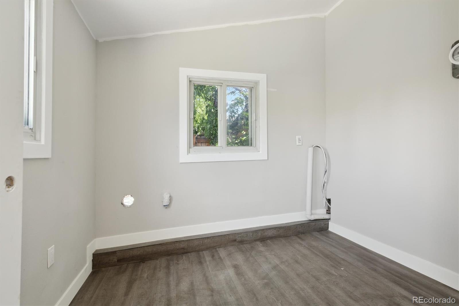 2249 Kingston Street, Aurora, CO 80010, 5 Bedrooms Bedrooms, ,2 BathroomsBathrooms,Residential,For Sale,Kingston,REC4036380