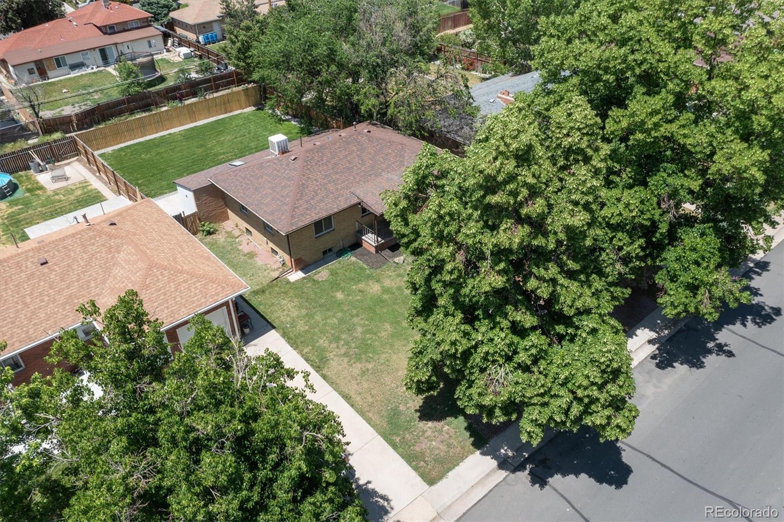 2249 Kingston Street, Aurora, CO 80010, 5 Bedrooms Bedrooms, ,2 BathroomsBathrooms,Residential,For Sale,Kingston,REC4036380