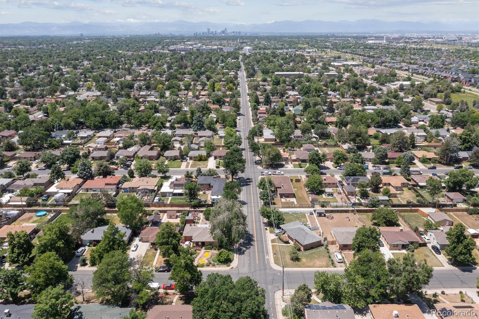 2249 Kingston Street, Aurora, CO 80010, 5 Bedrooms Bedrooms, ,2 BathroomsBathrooms,Residential,For Sale,Kingston,REC4036380