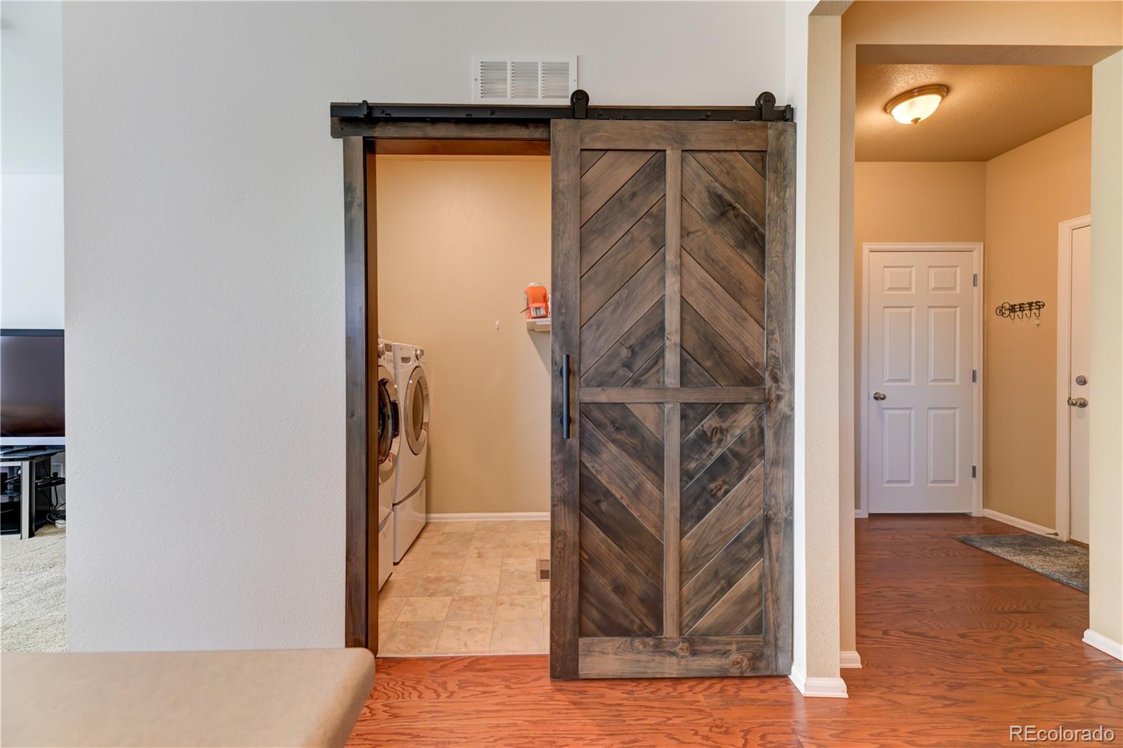 6434 Ensenada Court, Aurora, CO 80019, 3 Bedrooms Bedrooms, ,2 BathroomsBathrooms,Residential,For Sale,Ensenada,REC8206202