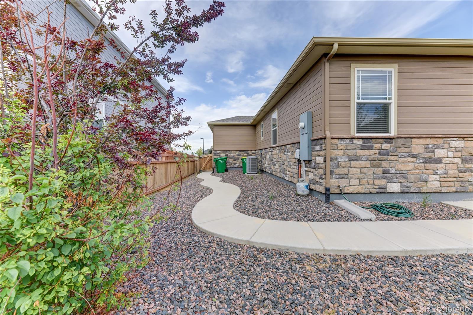 6434 Ensenada Court, Aurora, CO 80019, 3 Bedrooms Bedrooms, ,2 BathroomsBathrooms,Residential,For Sale,Ensenada,REC8206202