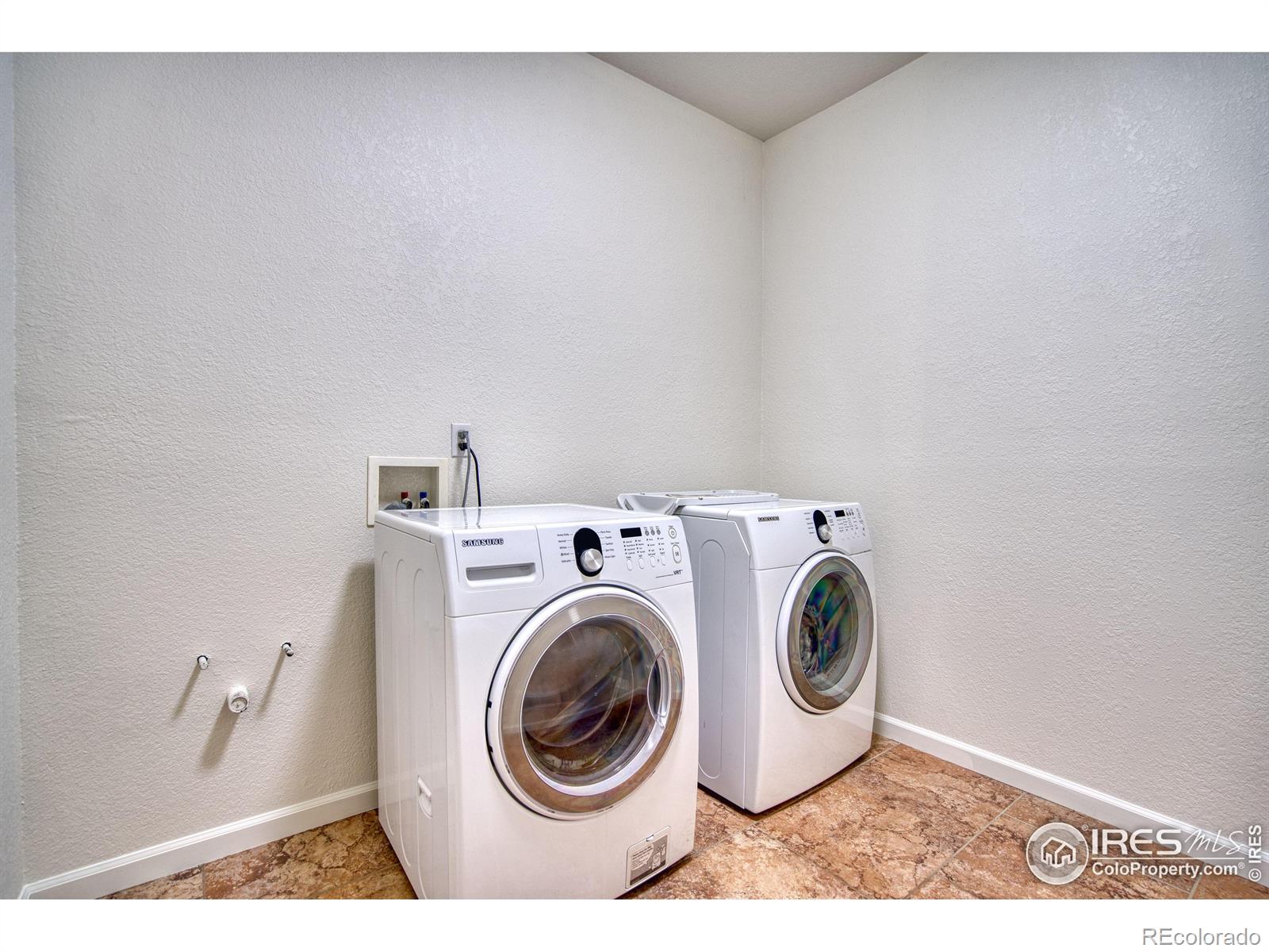 3560 Rinn Valley Drive, Longmont, CO 80504, 3 Bedrooms Bedrooms, ,4 BathroomsBathrooms,Residential,For Sale,Rinn Valley,RECIR1011747