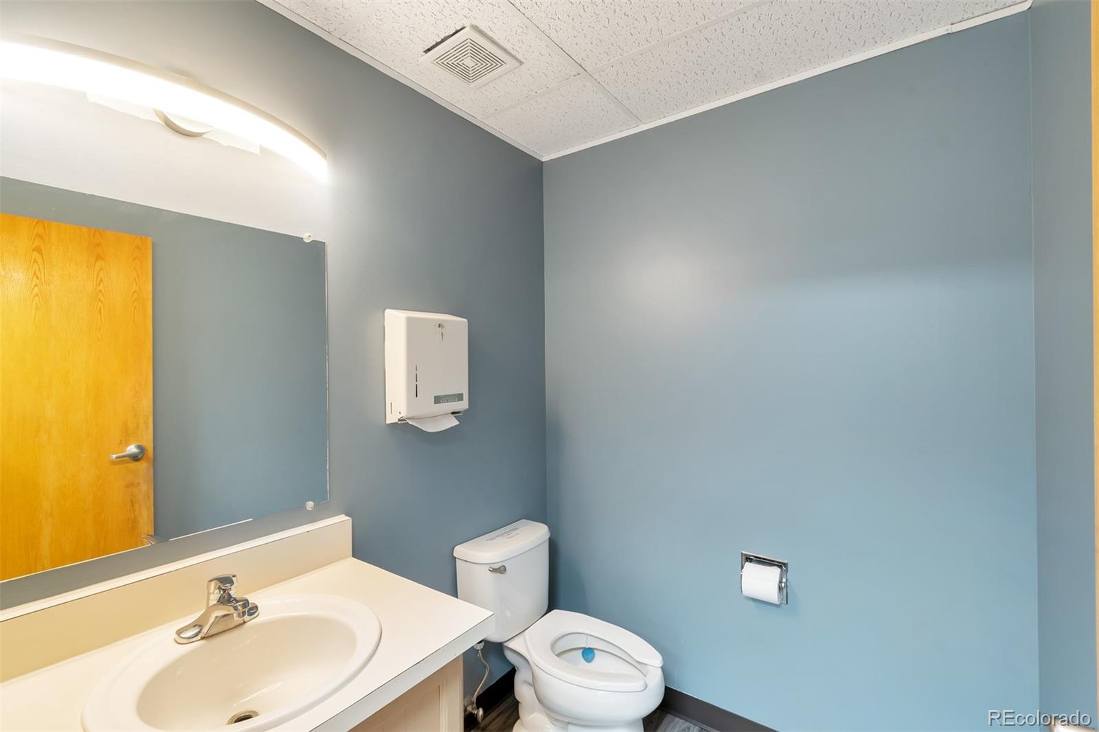 7373 Jefferson Avenue #202, Lakewood, CO 80235, ,Commercial,For Sale,Academy Park,Jefferson,REC8345863