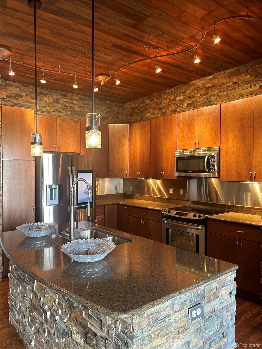 10111 Inverness Main Street #223, Englewood, CO 80112, 3 Bedrooms Bedrooms, ,3 BathroomsBathrooms,Residential,For Sale,Vallagio at Inverness,Inverness Main,REC6431308