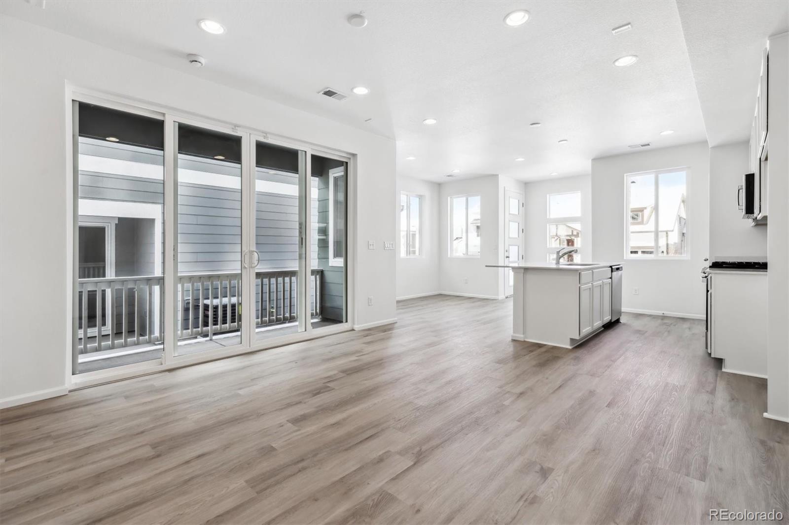 8827 Snake River Street, Littleton, CO 80125, 3 Bedrooms Bedrooms, ,3 BathroomsBathrooms,Residential,For Sale,Snake River,REC2458156