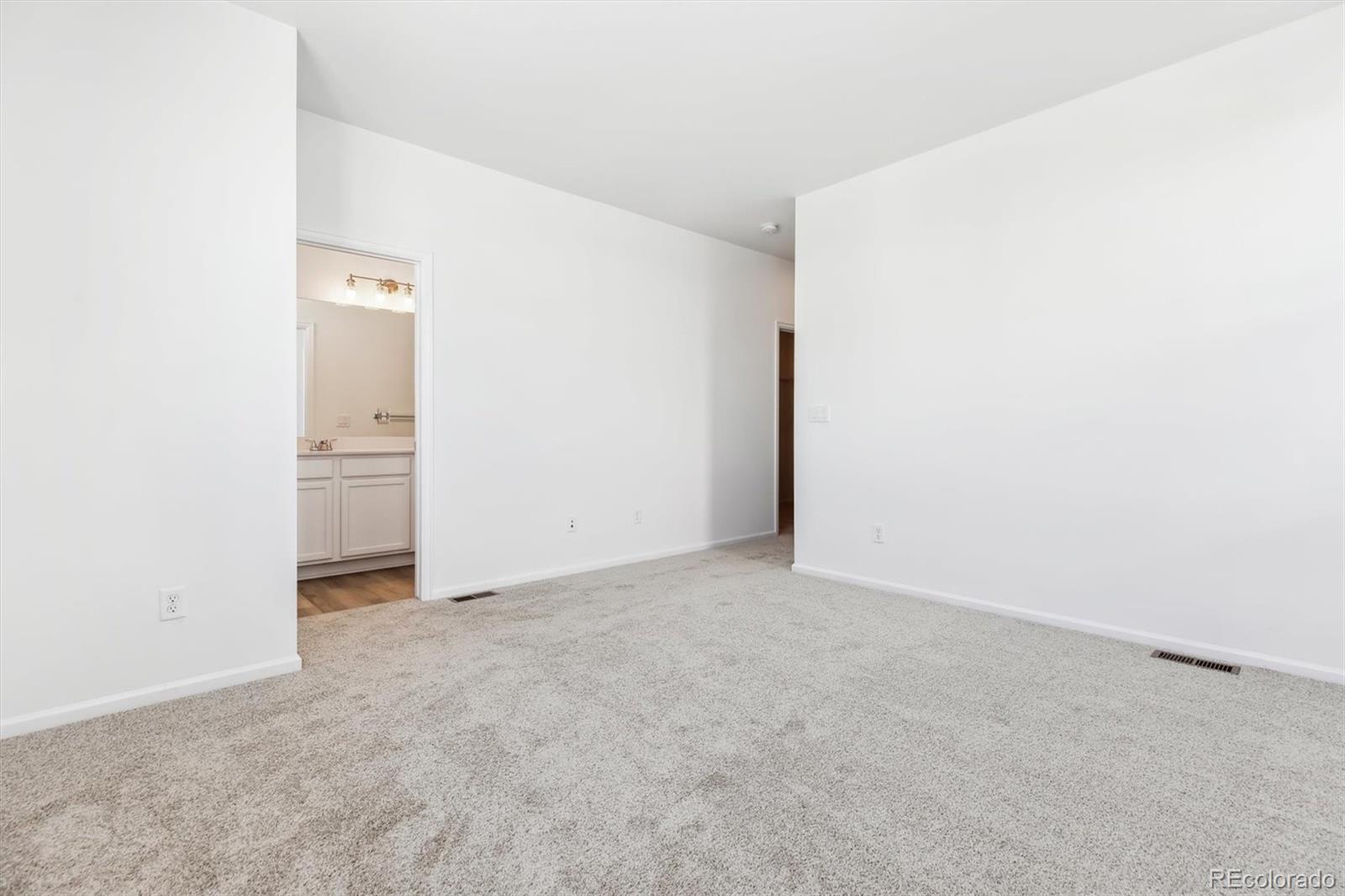 8827 Snake River Street, Littleton, CO 80125, 3 Bedrooms Bedrooms, ,3 BathroomsBathrooms,Residential,For Sale,Snake River,REC2458156