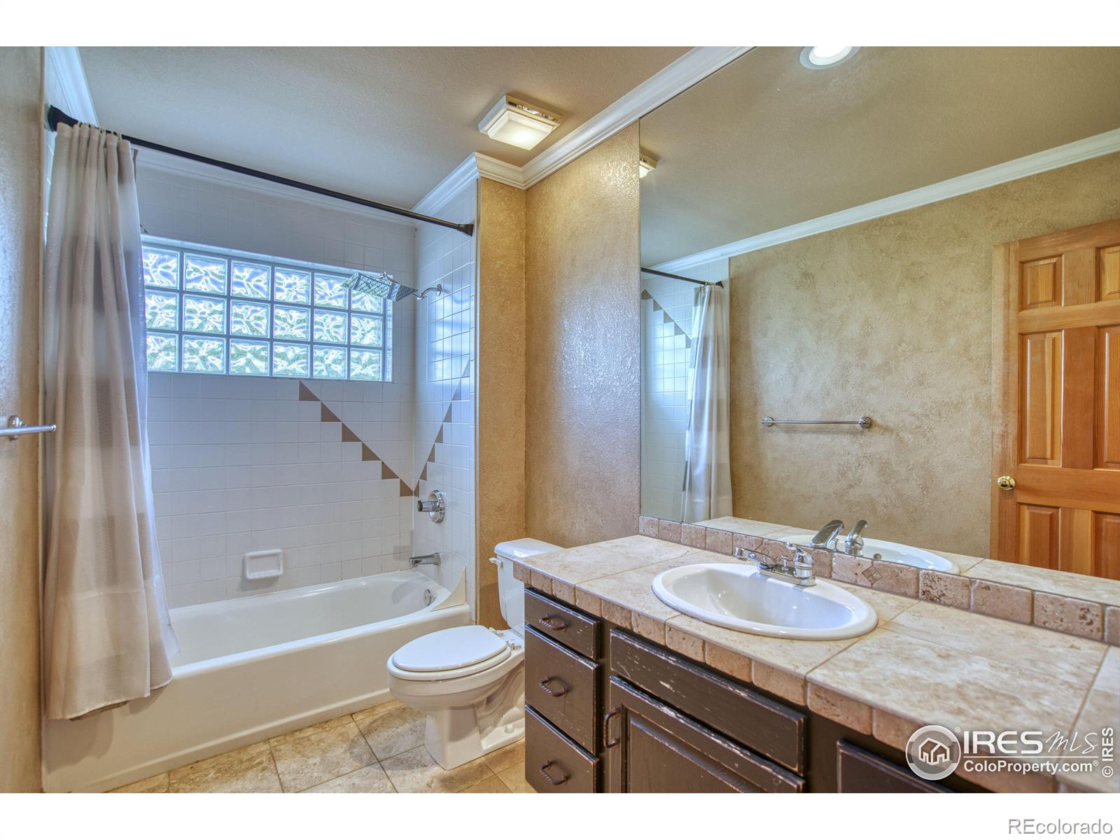 2875 Island Drive, Boulder, CO 80301, 4 Bedrooms Bedrooms, ,4 BathroomsBathrooms,Residential,For Sale,Island,RECIR1013461