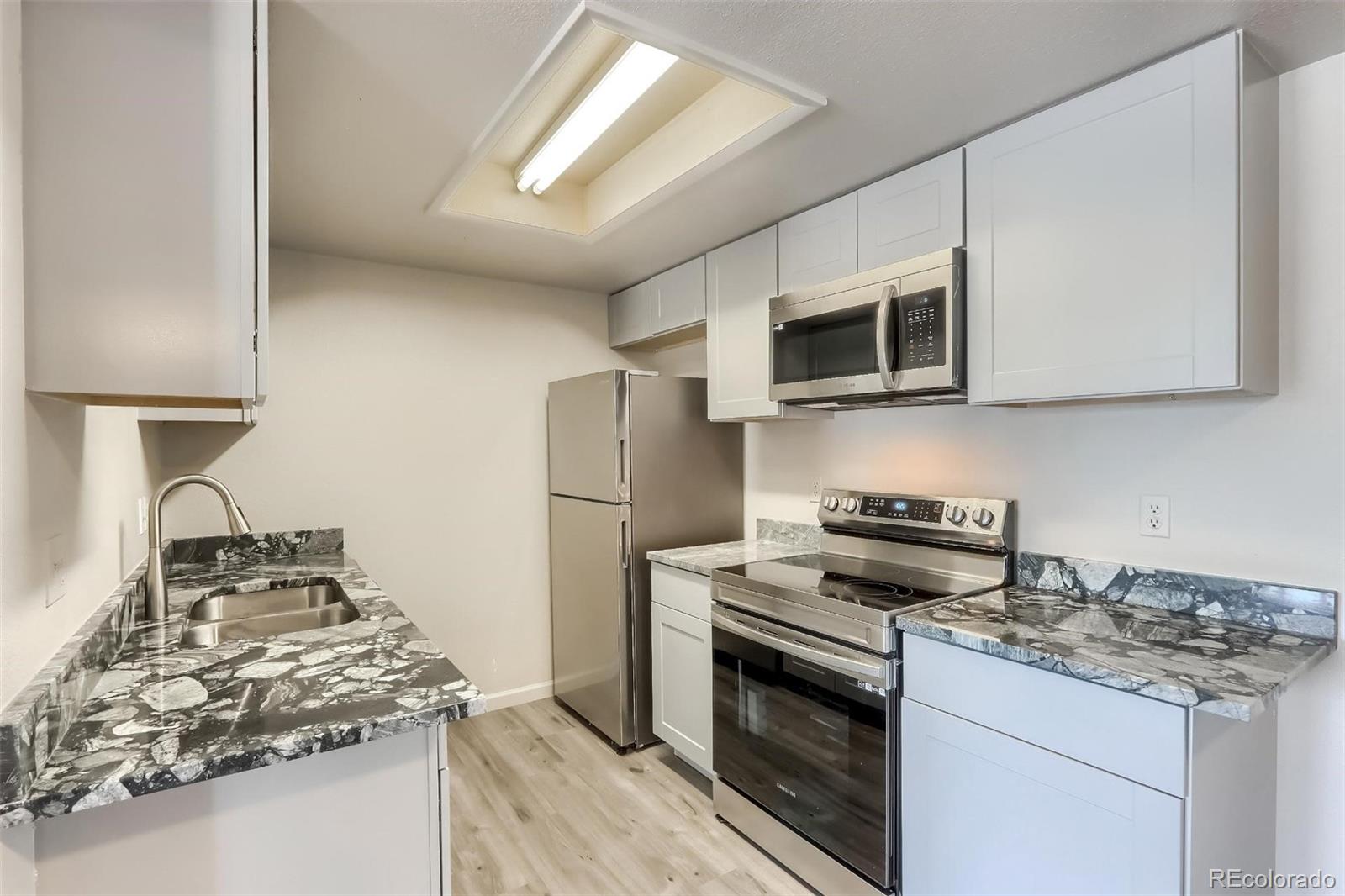 871 S Uravan Court, Aurora, CO 80017, 8 Bedrooms Bedrooms, ,4 BathroomsBathrooms,Income,For Sale,Uravan,REC4882467