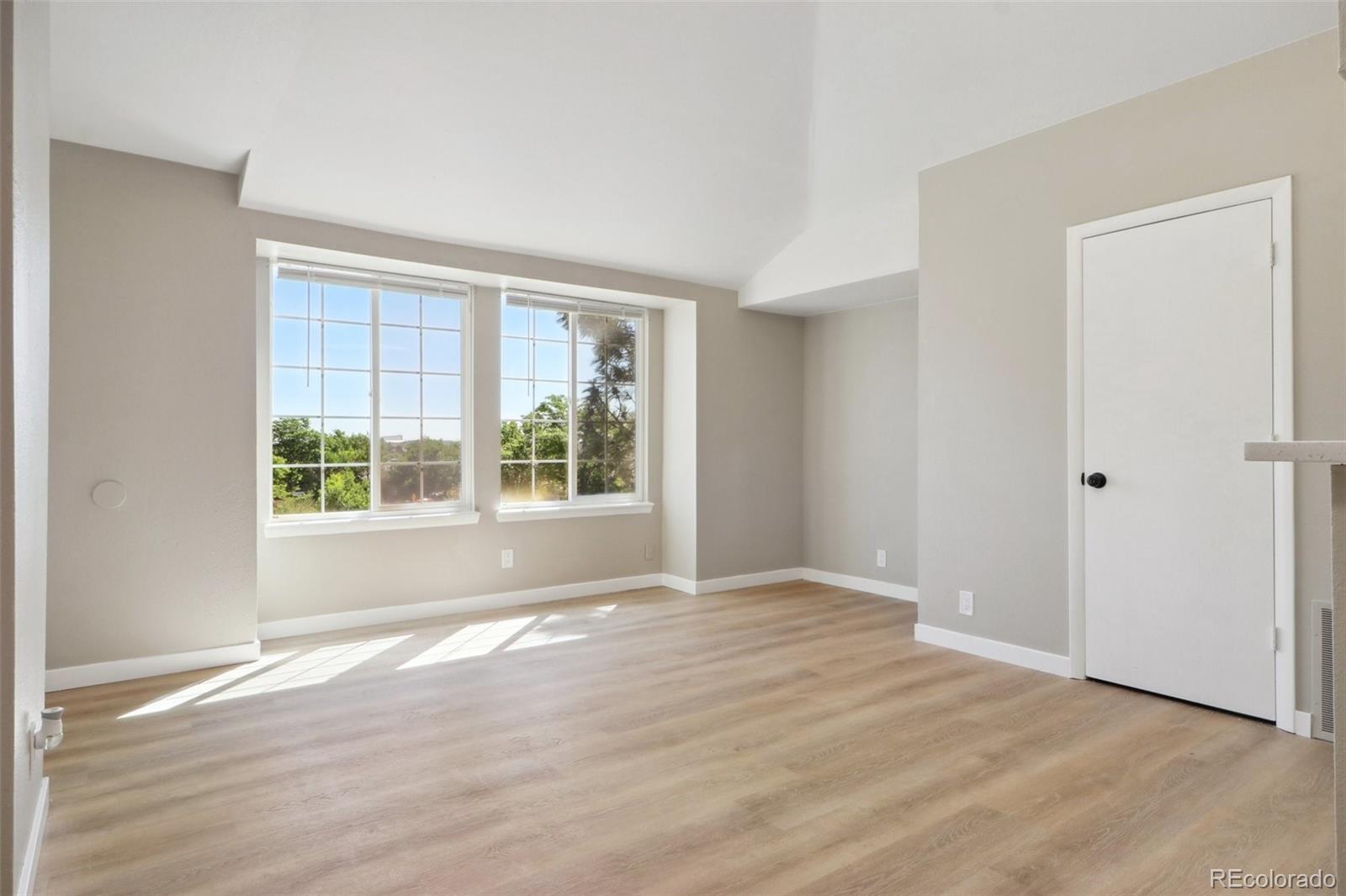 871 S Uravan Court, Aurora, CO 80017, 8 Bedrooms Bedrooms, ,4 BathroomsBathrooms,Income,For Sale,Uravan,REC4882467