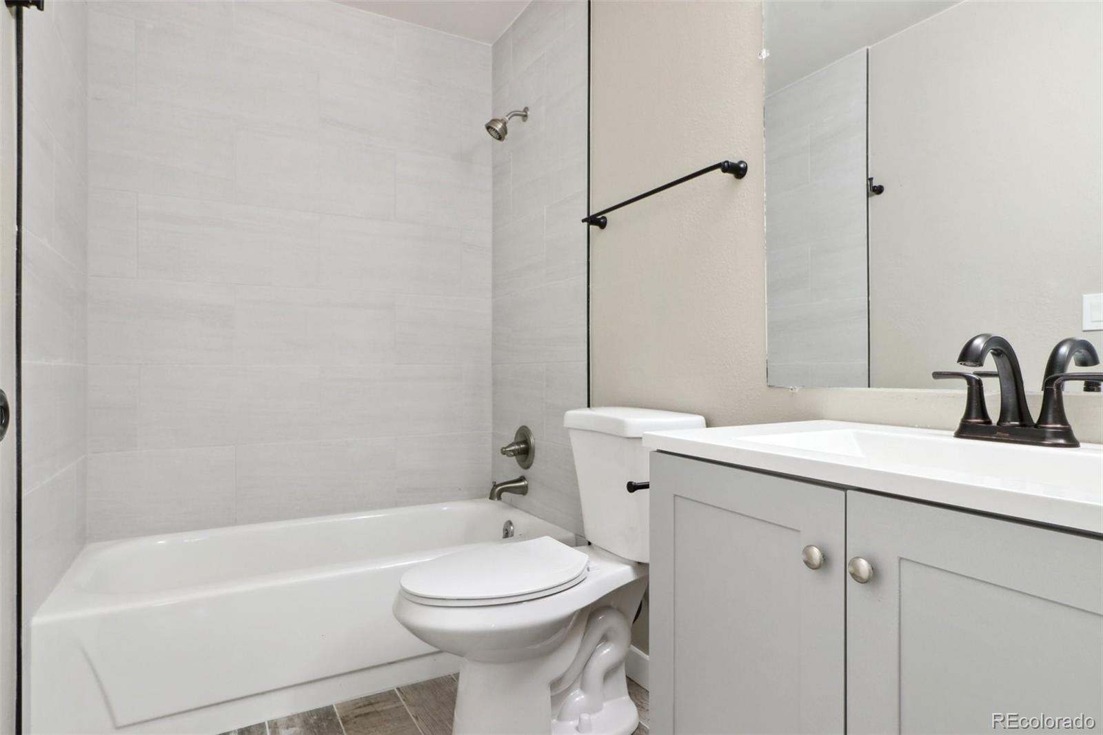 871 S Uravan Court, Aurora, CO 80017, 8 Bedrooms Bedrooms, ,4 BathroomsBathrooms,Income,For Sale,Uravan,REC4882467