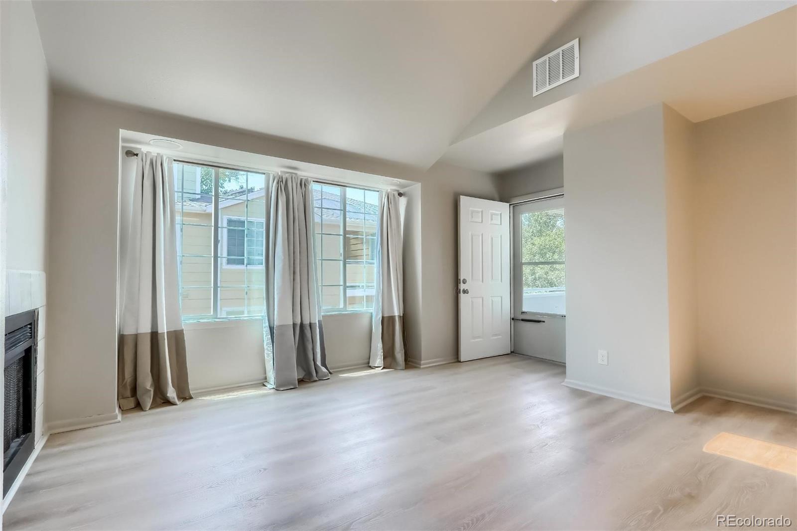 871 S Uravan Court, Aurora, CO 80017, 8 Bedrooms Bedrooms, ,4 BathroomsBathrooms,Income,For Sale,Uravan,REC4882467