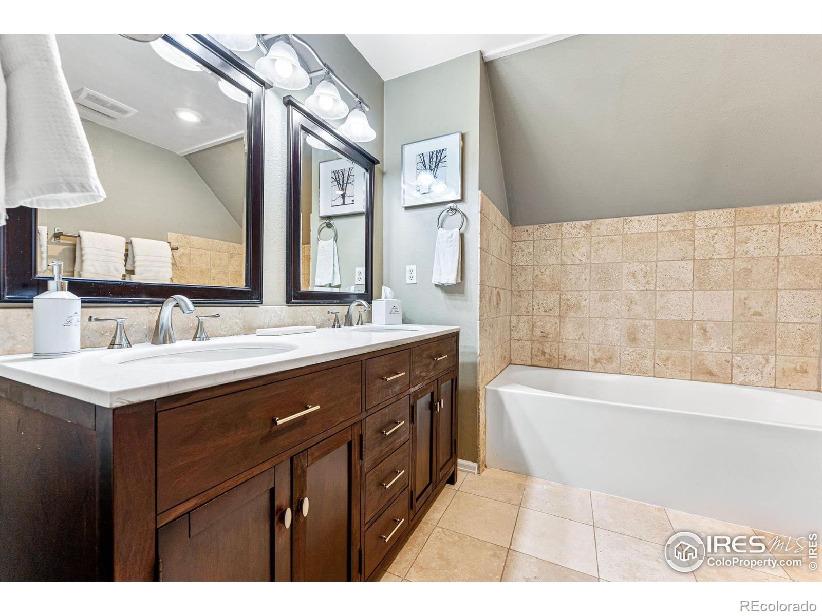 2189 Grant Street, Denver, CO 80210, 4 Bedrooms Bedrooms, ,2 BathroomsBathrooms,Residential,For Sale,Grant,RECIR1013790