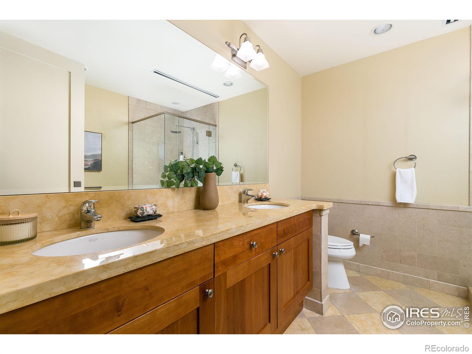 1301 Canyon Boulevard #207, Boulder, CO 80302, 2 Bedrooms Bedrooms, ,2 BathroomsBathrooms,Residential,For Sale,Canyon,RECIR1013892
