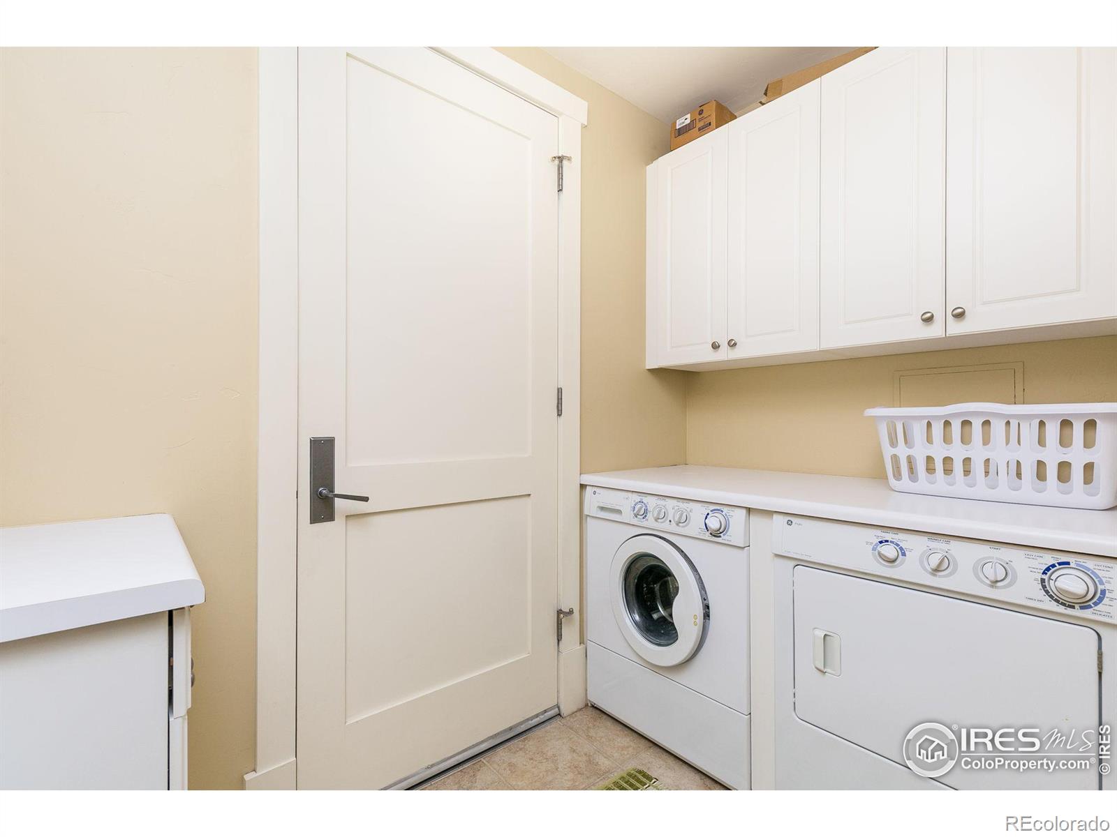 1301 Canyon Boulevard #207, Boulder, CO 80302, 2 Bedrooms Bedrooms, ,2 BathroomsBathrooms,Residential,For Sale,Canyon,RECIR1013892