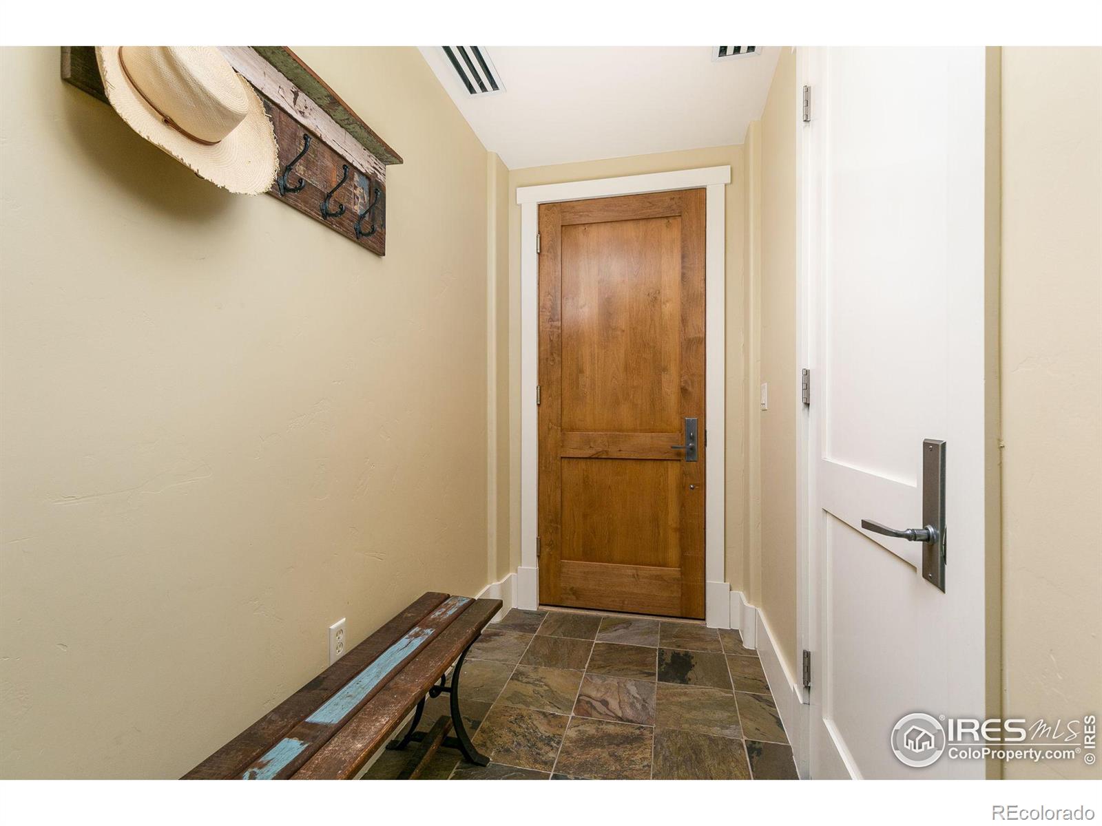 1301 Canyon Boulevard #207, Boulder, CO 80302, 2 Bedrooms Bedrooms, ,2 BathroomsBathrooms,Residential,For Sale,Canyon,RECIR1013892