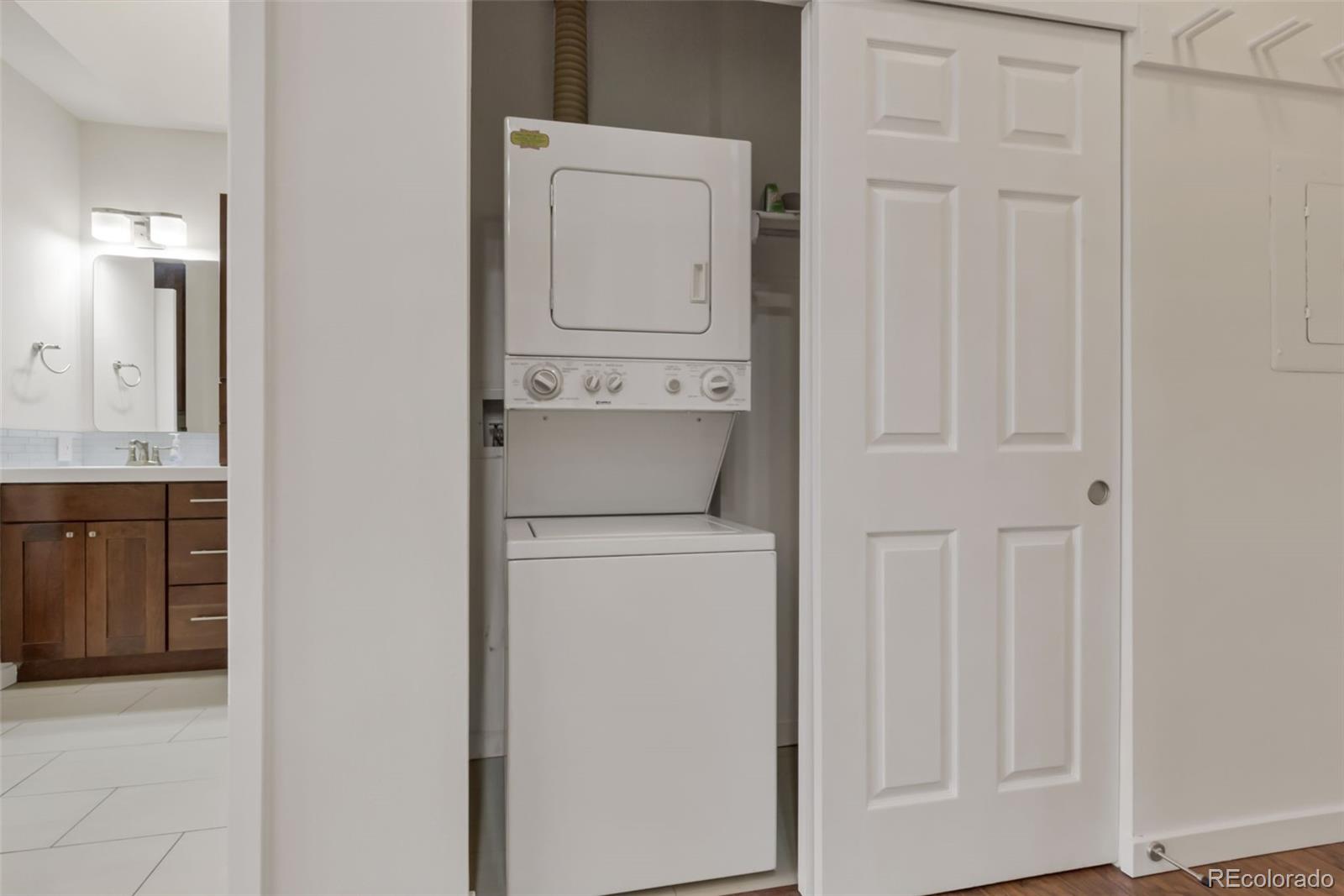 1000 1st Avenue #405, Denver, CO 80218, 2 Bedrooms Bedrooms, ,1 BathroomBathrooms,Residential,For Sale,PARKSIDE ON CHERRY CREEK,1st,REC3998892