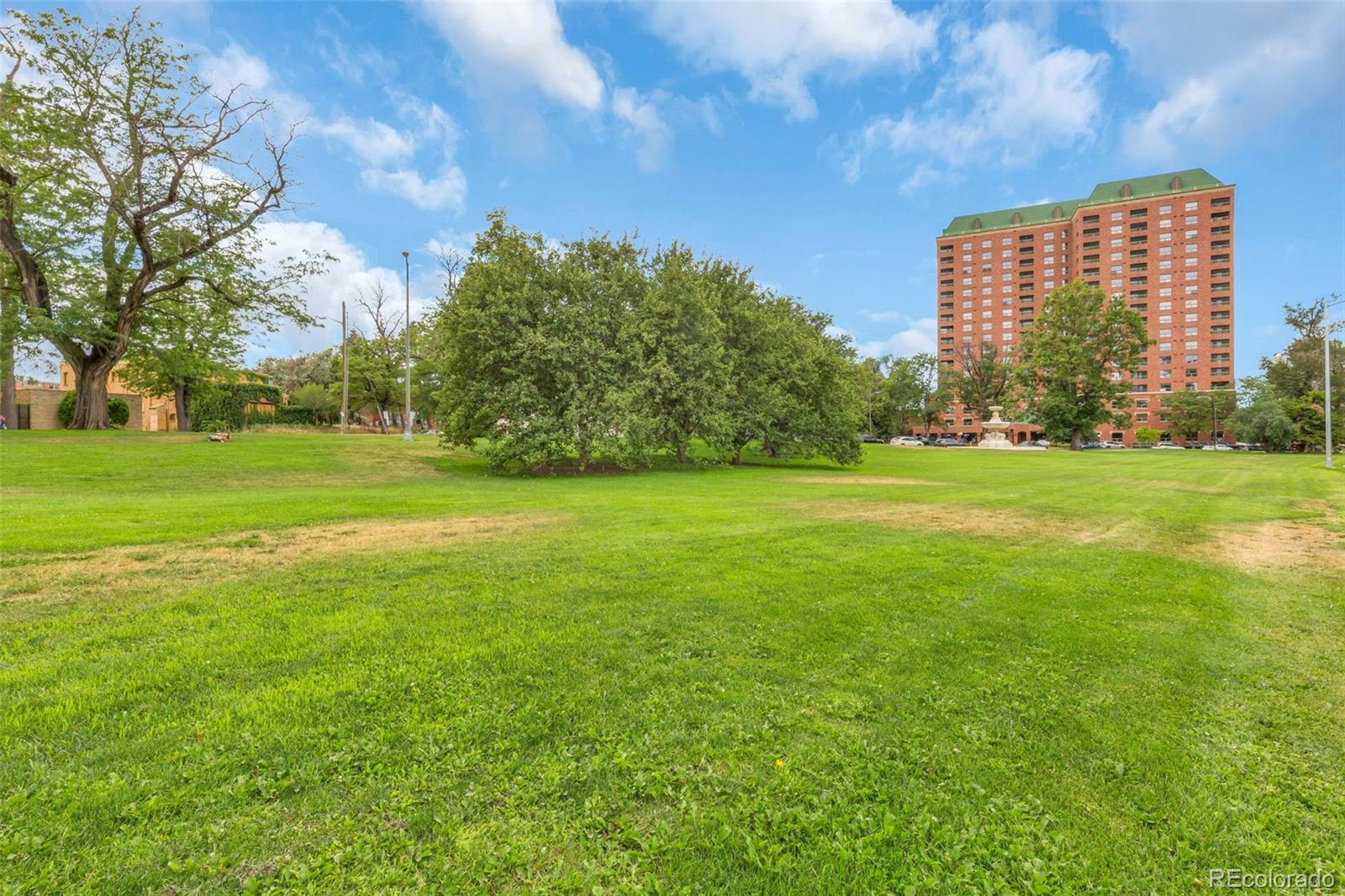 1000 1st Avenue #405, Denver, CO 80218, 2 Bedrooms Bedrooms, ,1 BathroomBathrooms,Residential,For Sale,PARKSIDE ON CHERRY CREEK,1st,REC3998892