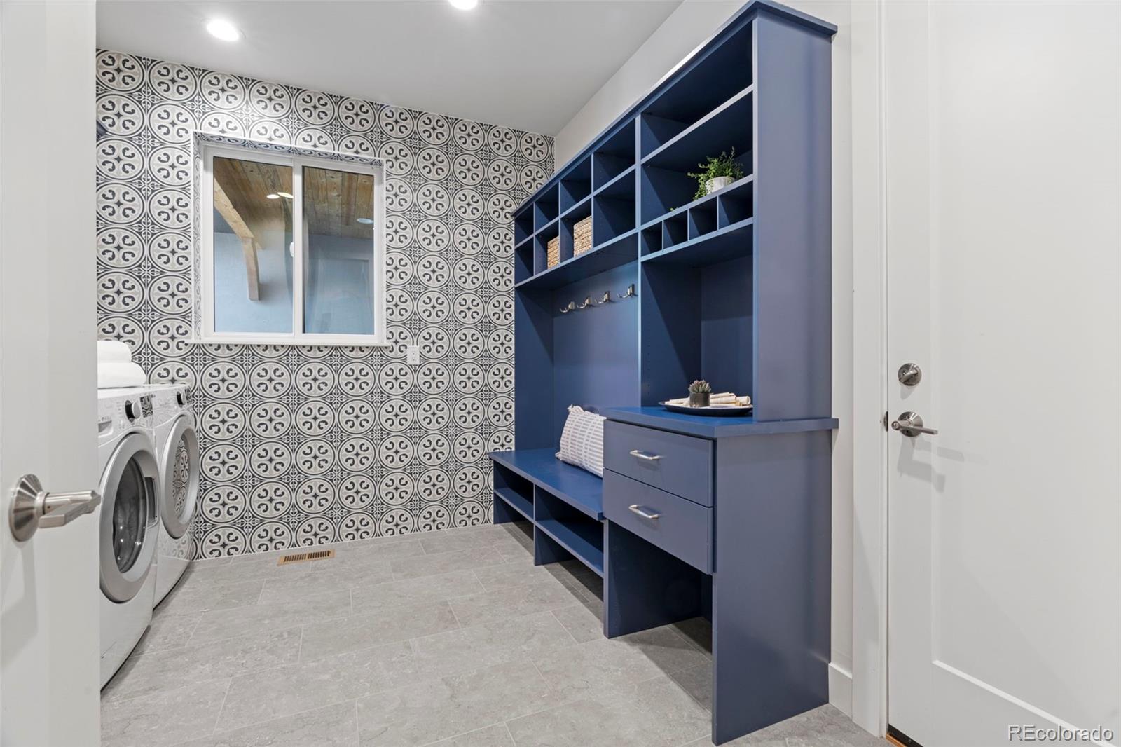 2164 Avenida Del Sol, Castle Rock, CO 80104, 4 Bedrooms Bedrooms, ,5 BathroomsBathrooms,Residential,For Sale,Avenida Del Sol,REC9507562