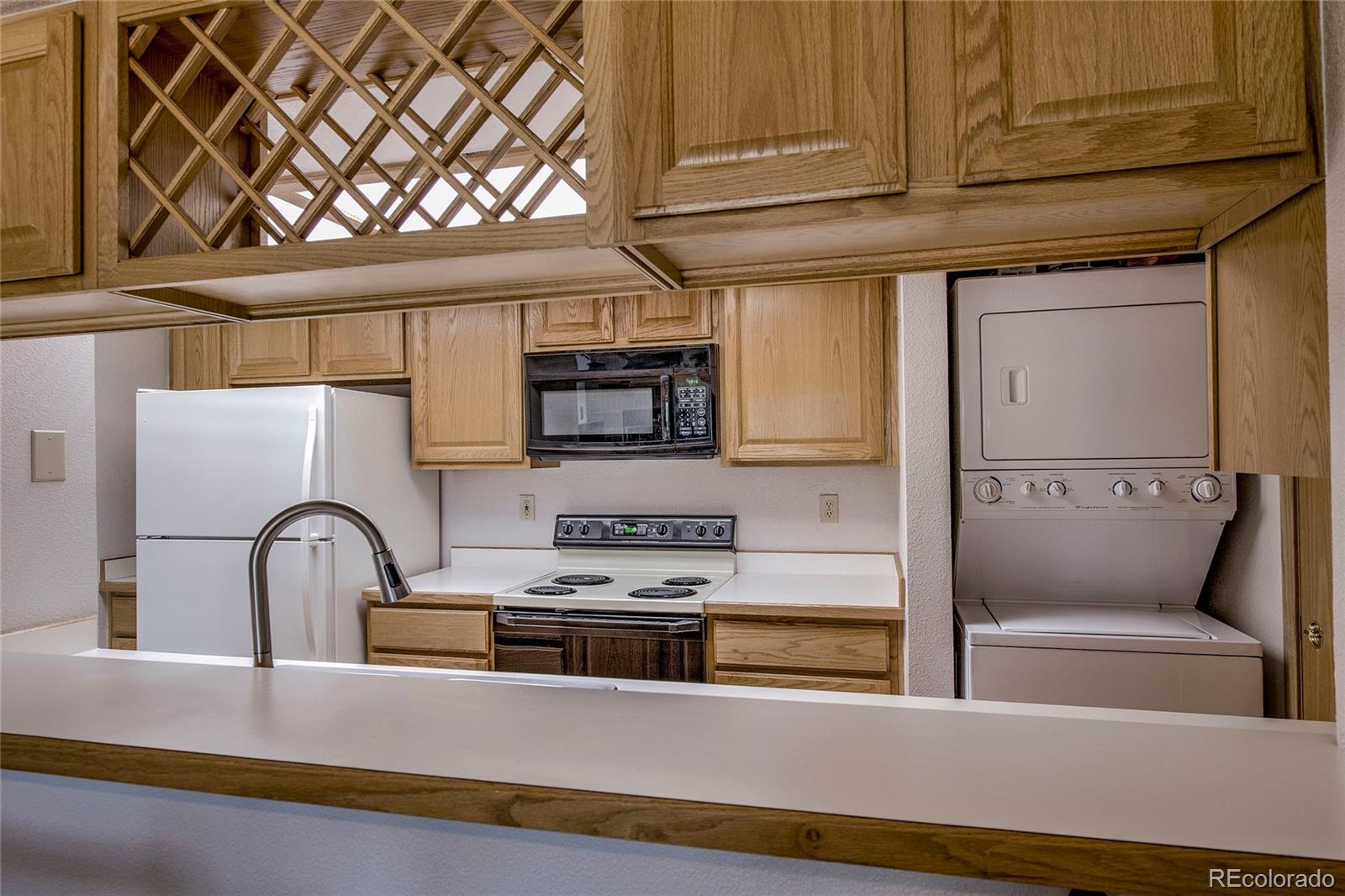 Restricted Address, 2 Bedrooms Bedrooms, ,2 BathroomsBathrooms,Residential,For Sale,Lake Forest Condos,Lakeview,REC2694155