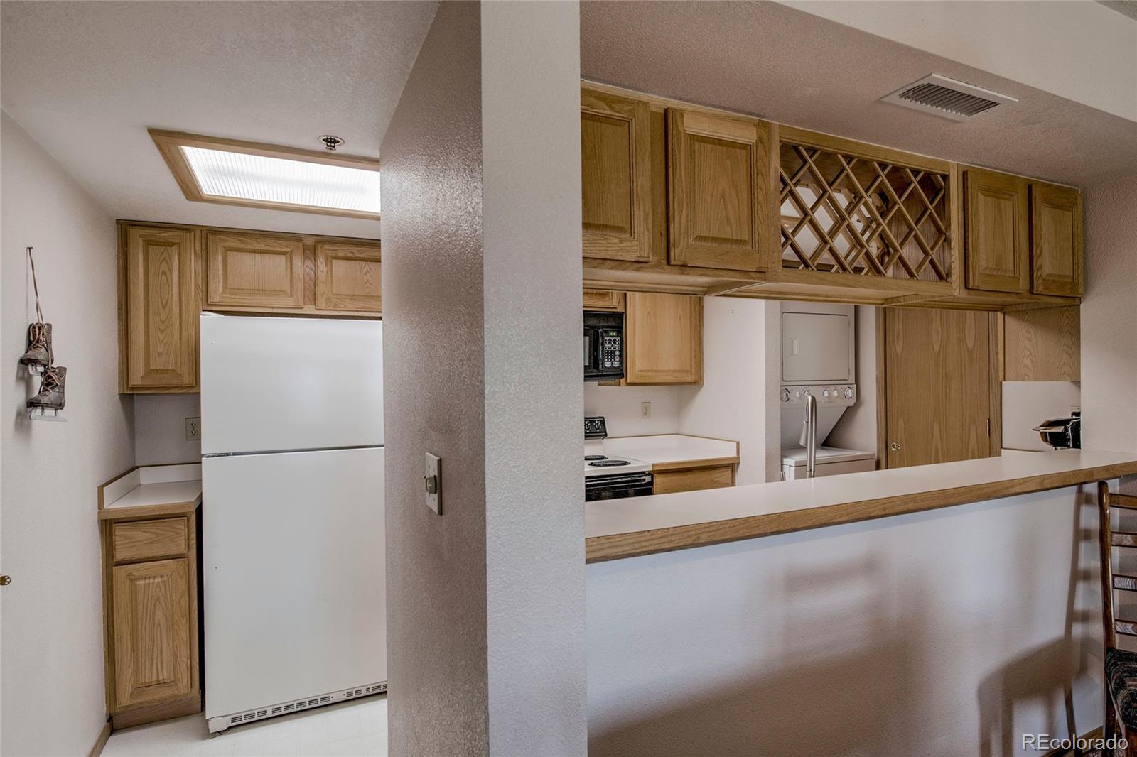 Restricted Address, 2 Bedrooms Bedrooms, ,2 BathroomsBathrooms,Residential,For Sale,Lake Forest Condos,Lakeview,REC2694155