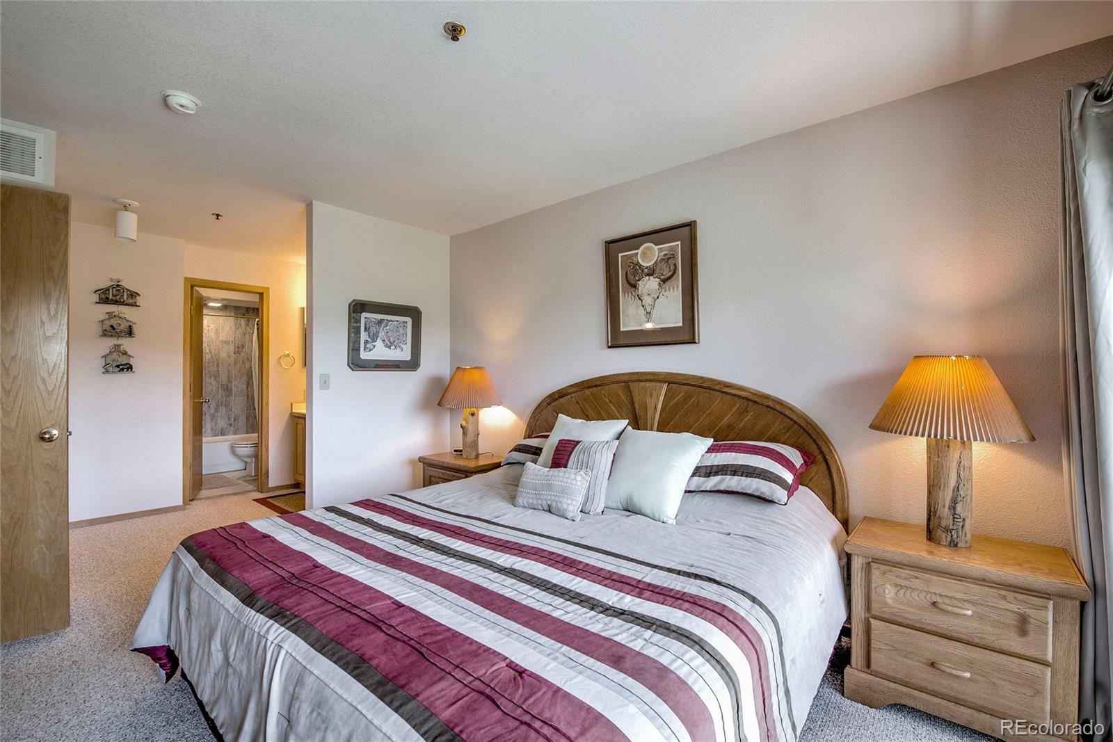 Restricted Address, 2 Bedrooms Bedrooms, ,2 BathroomsBathrooms,Residential,For Sale,Lake Forest Condos,Lakeview,REC2694155