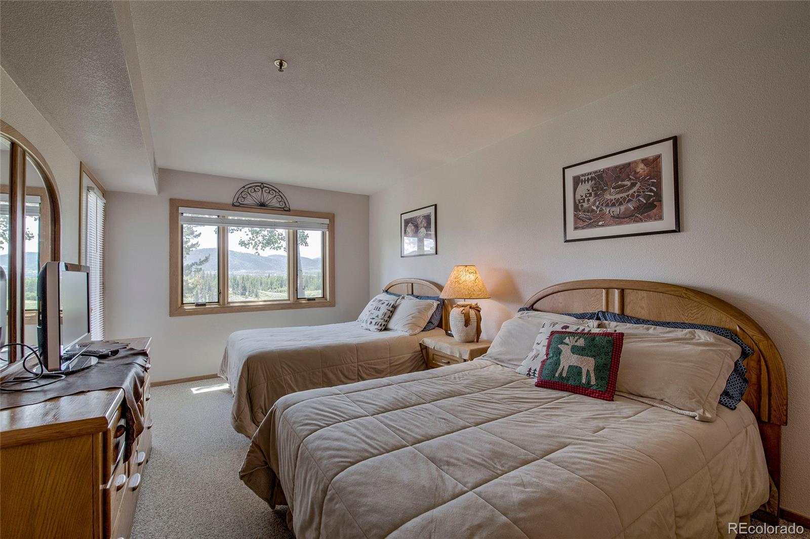 Restricted Address, 2 Bedrooms Bedrooms, ,2 BathroomsBathrooms,Residential,For Sale,Lake Forest Condos,Lakeview,REC2694155
