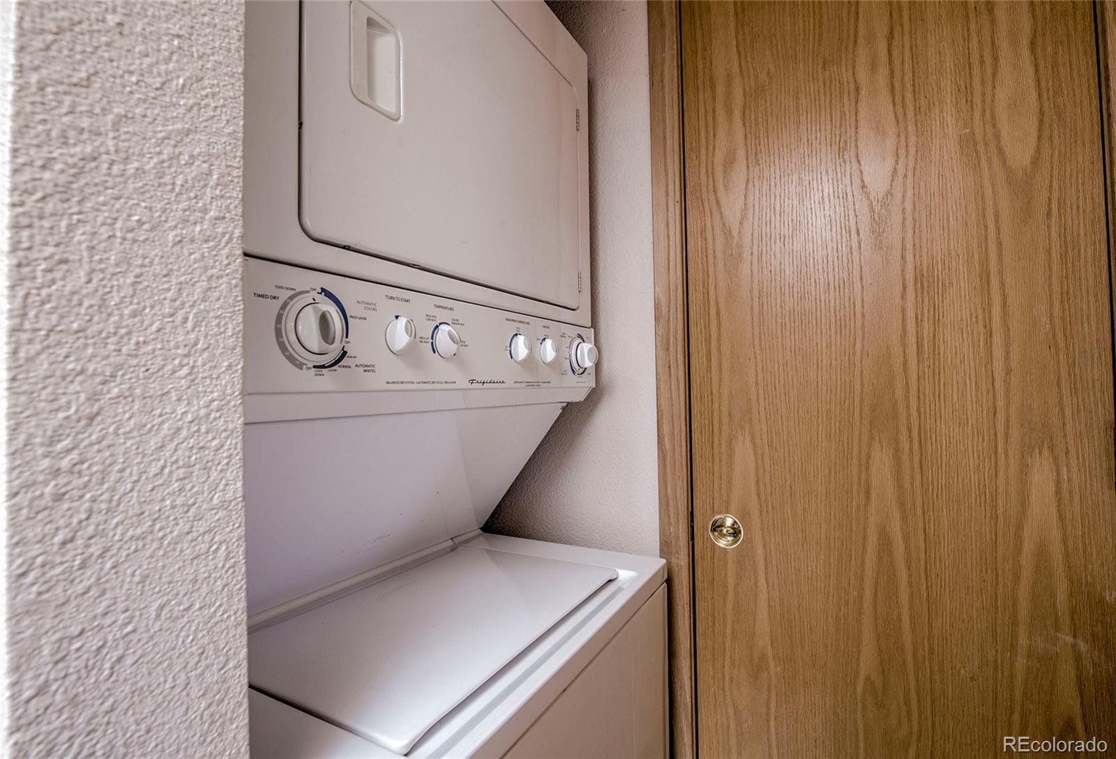 Restricted Address, 2 Bedrooms Bedrooms, ,2 BathroomsBathrooms,Residential,For Sale,Lake Forest Condos,Lakeview,REC2694155