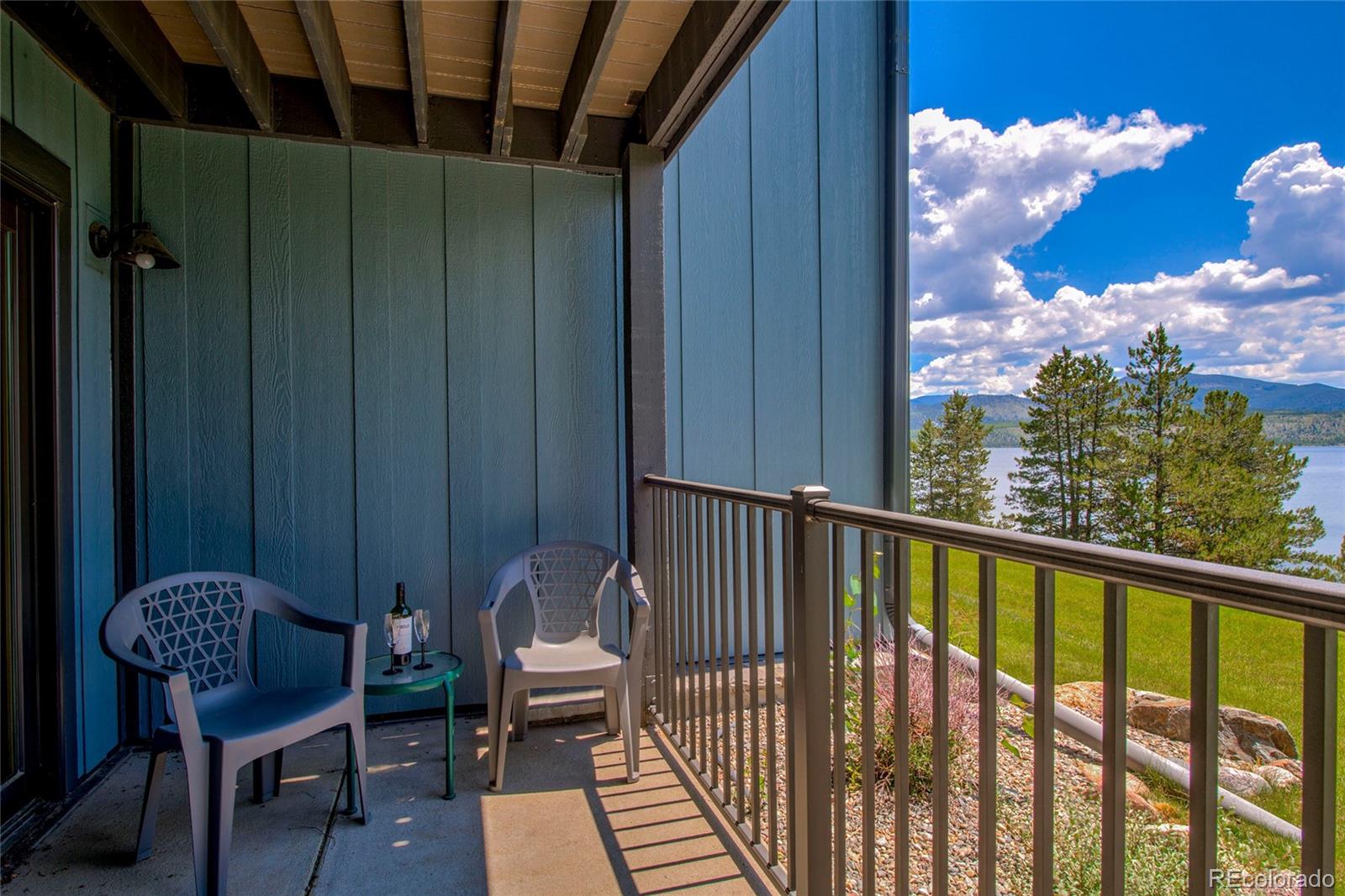 Restricted Address, 2 Bedrooms Bedrooms, ,2 BathroomsBathrooms,Residential,For Sale,Lake Forest Condos,Lakeview,REC2694155