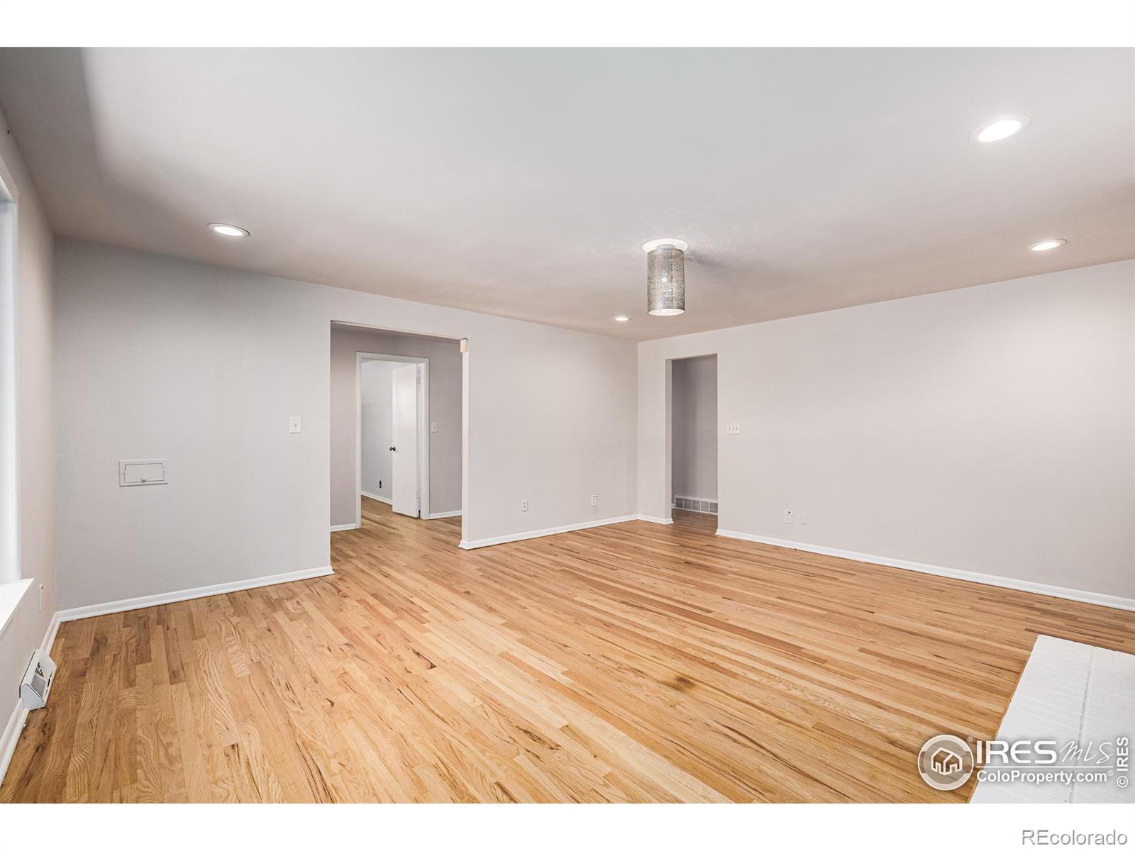 255 Coral Way, Broomfield, CO 80020, 4 Bedrooms Bedrooms, ,3 BathroomsBathrooms,Residential,For Sale,Coral,RECIR1014305