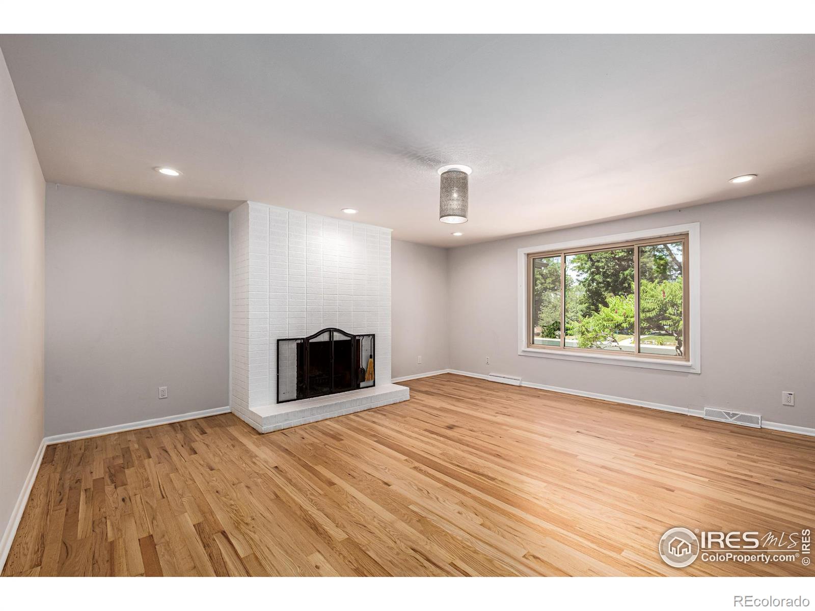 255 Coral Way, Broomfield, CO 80020, 4 Bedrooms Bedrooms, ,3 BathroomsBathrooms,Residential,For Sale,Coral,RECIR1014305