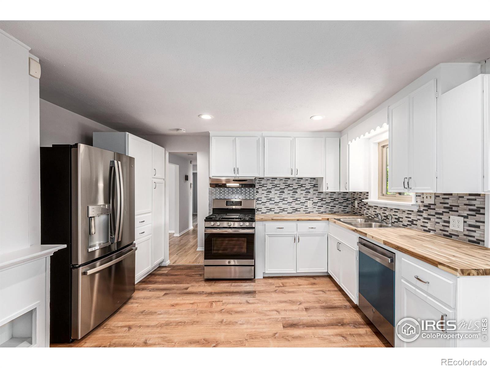 255 Coral Way, Broomfield, CO 80020, 4 Bedrooms Bedrooms, ,3 BathroomsBathrooms,Residential,For Sale,Coral,RECIR1014305