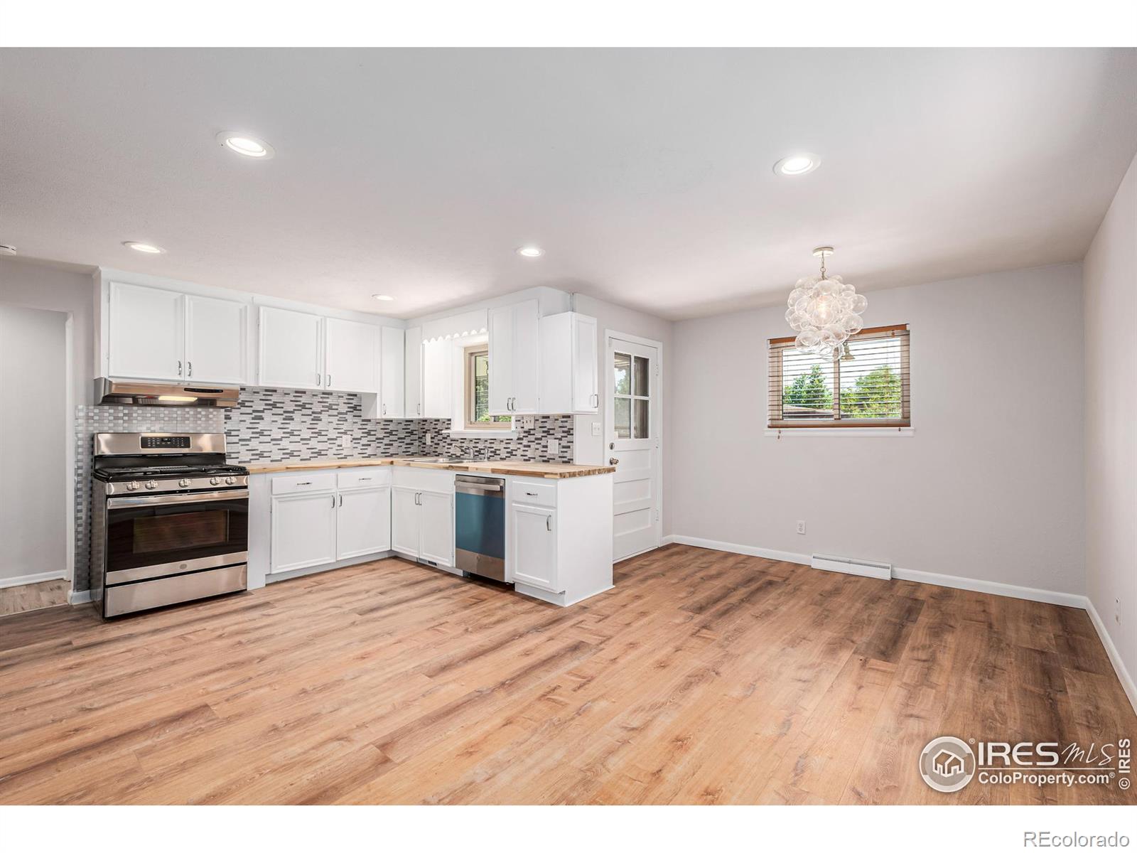 255 Coral Way, Broomfield, CO 80020, 4 Bedrooms Bedrooms, ,3 BathroomsBathrooms,Residential,For Sale,Coral,RECIR1014305