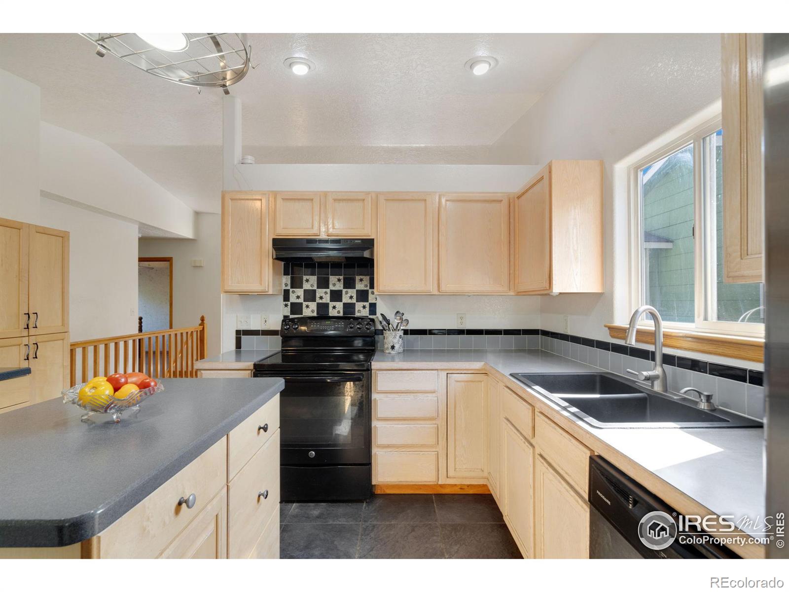 955 Winona Circle, Loveland, CO 80537, 4 Bedrooms Bedrooms, ,3 BathroomsBathrooms,Residential,For Sale,Winona,RECIR1014502