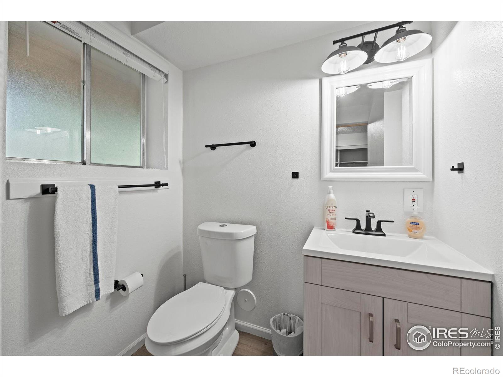 1427 24th Avenue, Longmont, CO 80501, 4 Bedrooms Bedrooms, ,2 BathroomsBathrooms,Residential,For Sale,24th,RECIR1014678