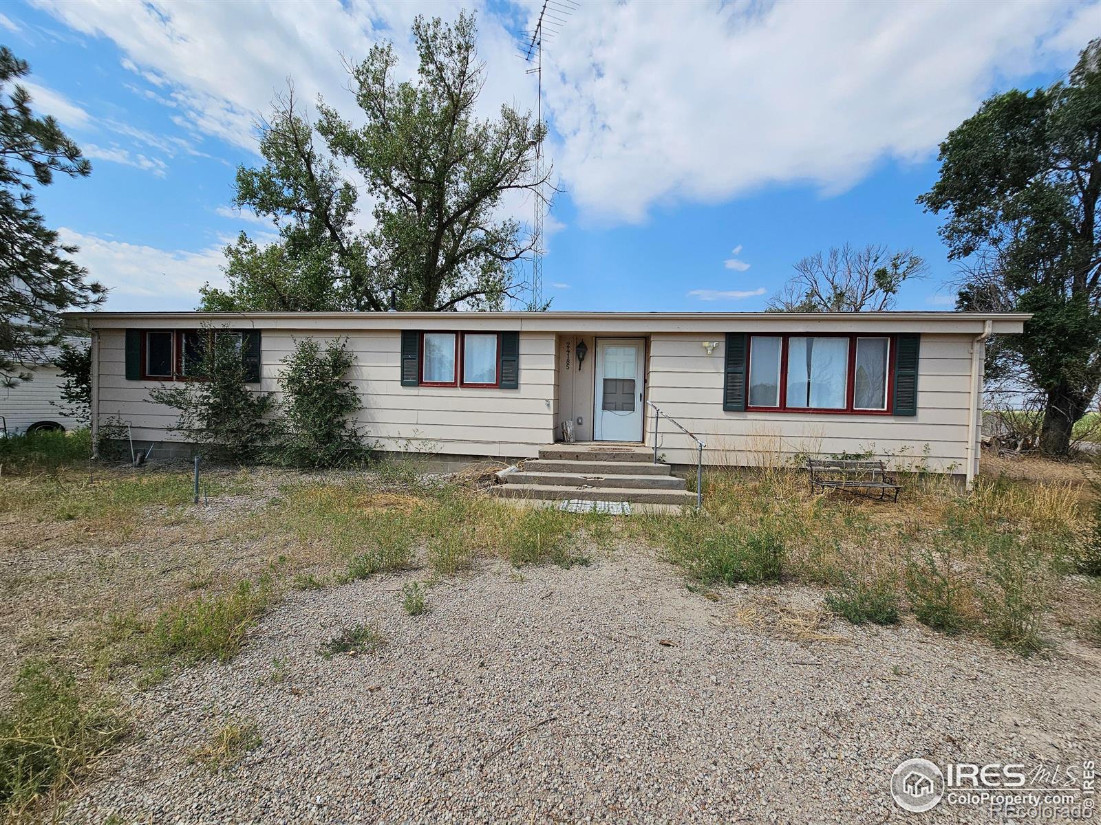 24185 1st Street, Weldona, CO 80653, 3 Bedrooms Bedrooms, ,2 BathroomsBathrooms,Residential,For Sale,1st,RECIR1014735