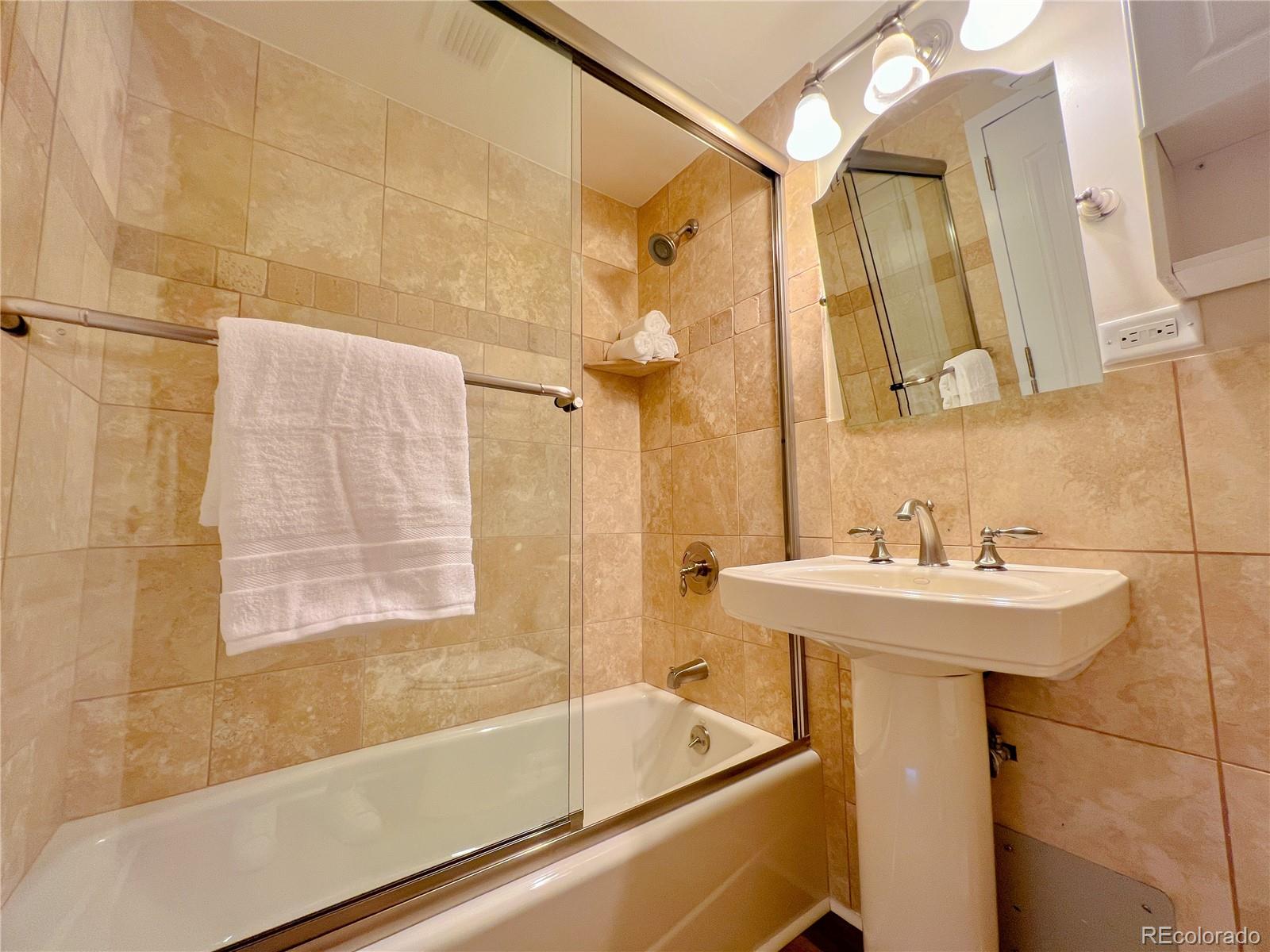 3100 E Cherry Creek South Drive #1305, Denver, CO 80209, 2 Bedrooms Bedrooms, ,2 BathroomsBathrooms,Residential,For Sale,Cherry Creek Tower Condos,Cherry Creek South,REC5747309