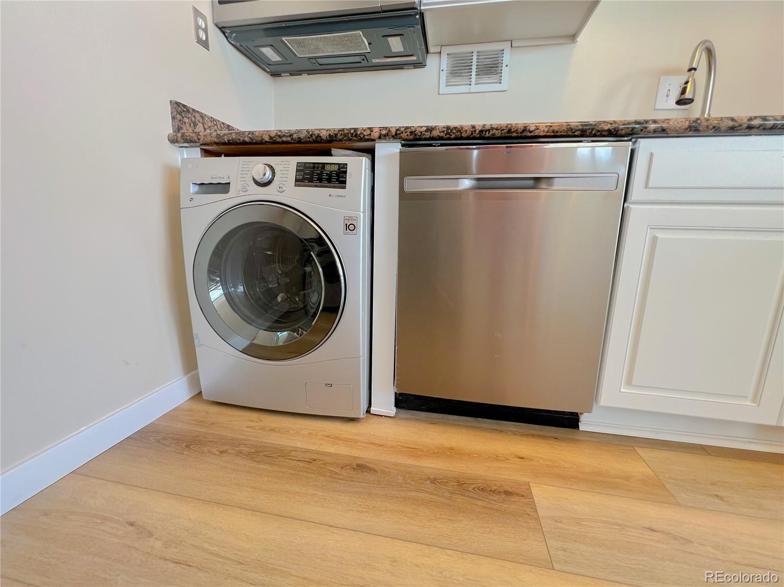 3100 E Cherry Creek South Drive #1305, Denver, CO 80209, 2 Bedrooms Bedrooms, ,2 BathroomsBathrooms,Residential,For Sale,Cherry Creek Tower Condos,Cherry Creek South,REC5747309