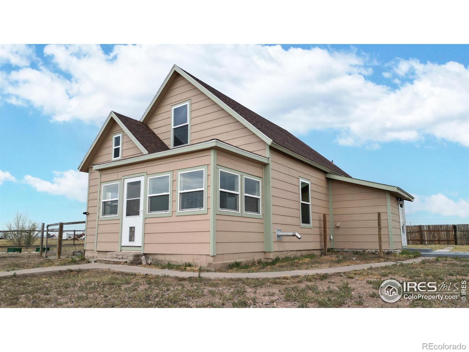 9571 Gray Avenue, Carr, CO 80612, 4 Bedrooms Bedrooms, ,1 BathroomBathrooms,Residential,For Sale,Gray,RECIR1014848