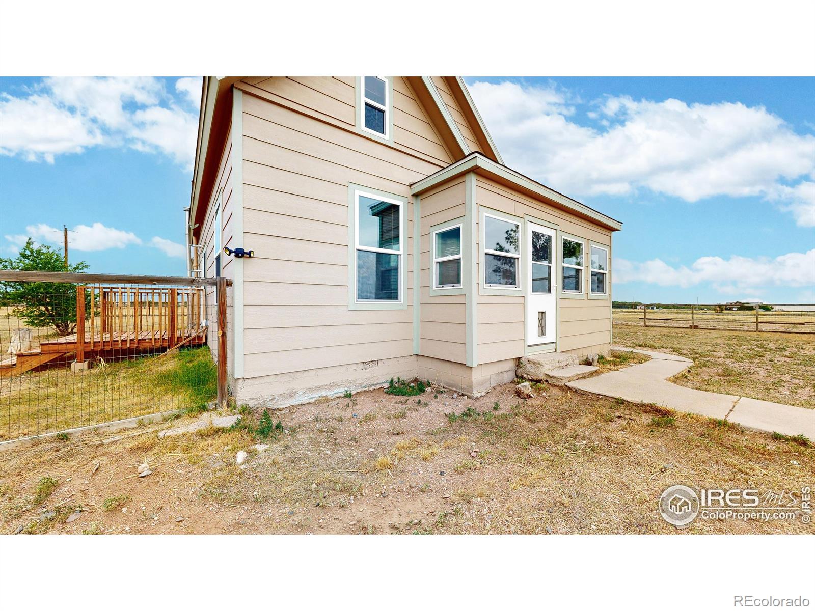 9571 Gray Avenue, Carr, CO 80612, 4 Bedrooms Bedrooms, ,1 BathroomBathrooms,Residential,For Sale,Gray,RECIR1014848