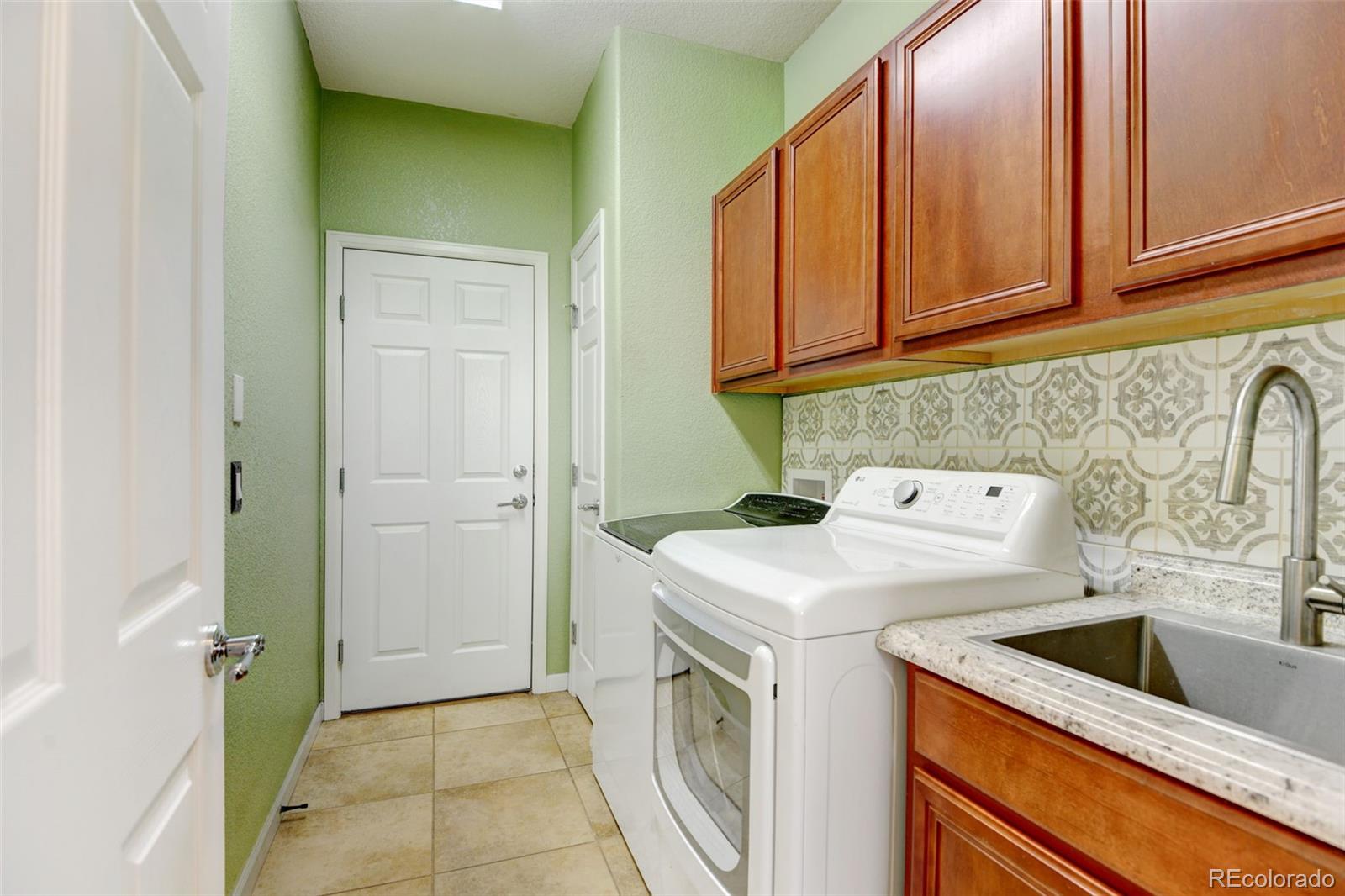 16698 Canby Way, Broomfield, CO 80023, 6 Bedrooms Bedrooms, ,4 BathroomsBathrooms,Residential,For Sale,Canby,REC5505909