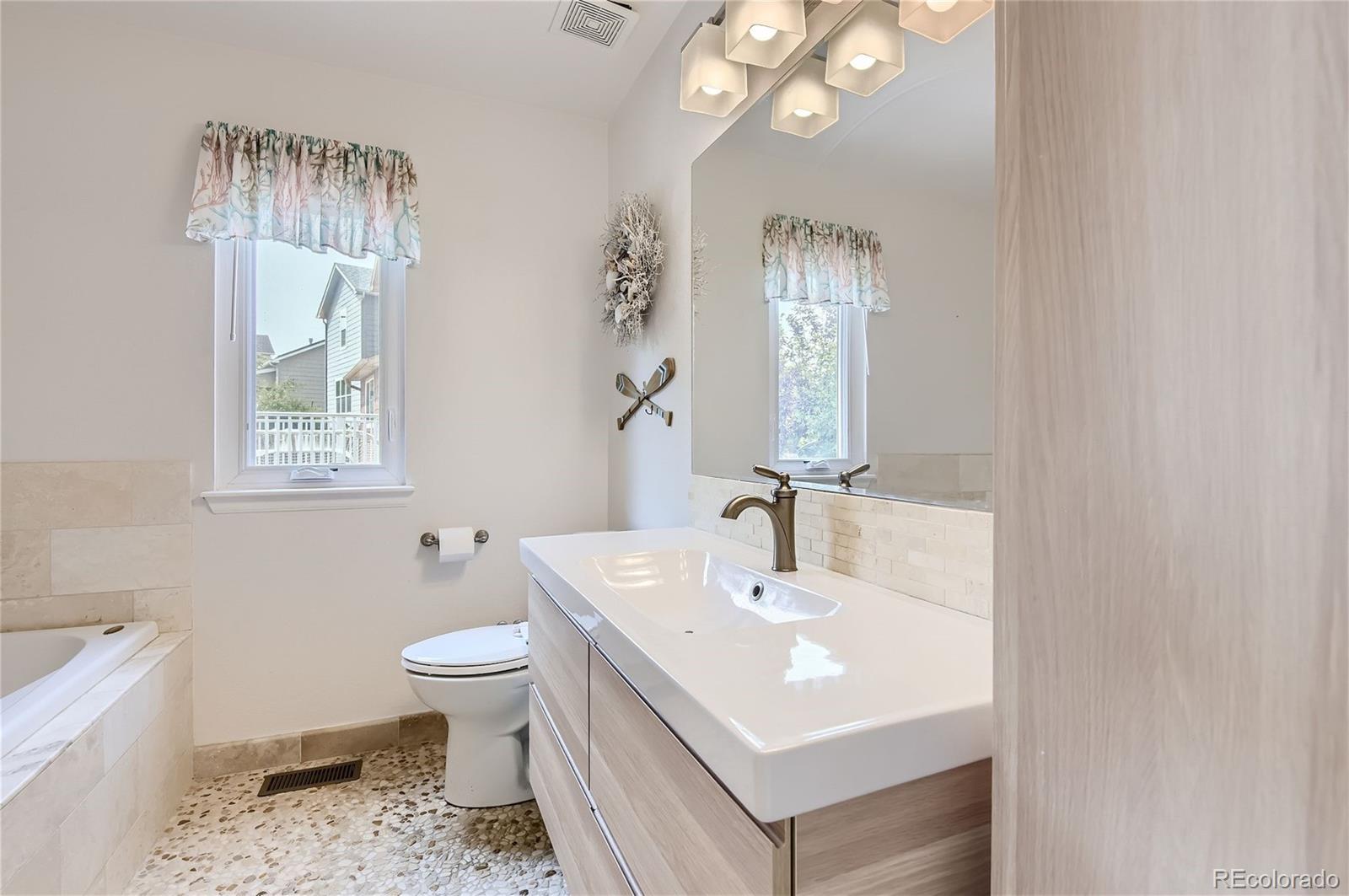 12208 Hawks Rim Trail, Parker, CO 80134, 3 Bedrooms Bedrooms, ,2 BathroomsBathrooms,Residential,For Sale,Hawks Rim,REC6843550