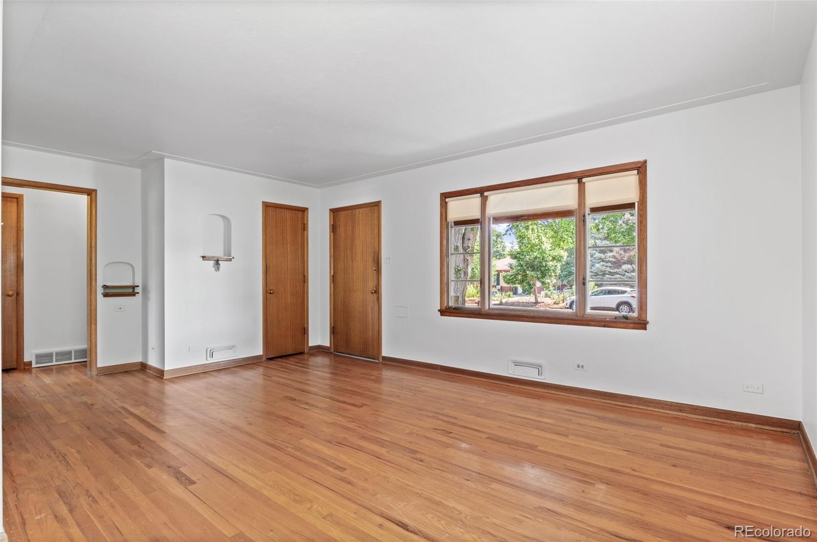 2429 S Corona Street, Denver, CO 80210, 4 Bedrooms Bedrooms, ,2 BathroomsBathrooms,Income,For Sale,Corona,REC8579620