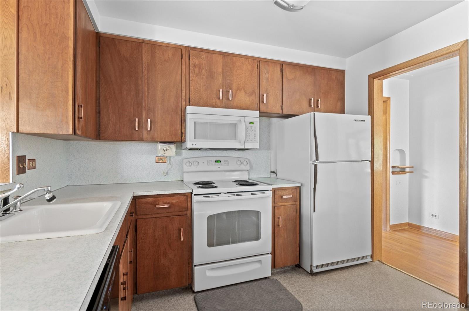 2429 S Corona Street, Denver, CO 80210, 4 Bedrooms Bedrooms, ,2 BathroomsBathrooms,Income,For Sale,Corona,REC8579620