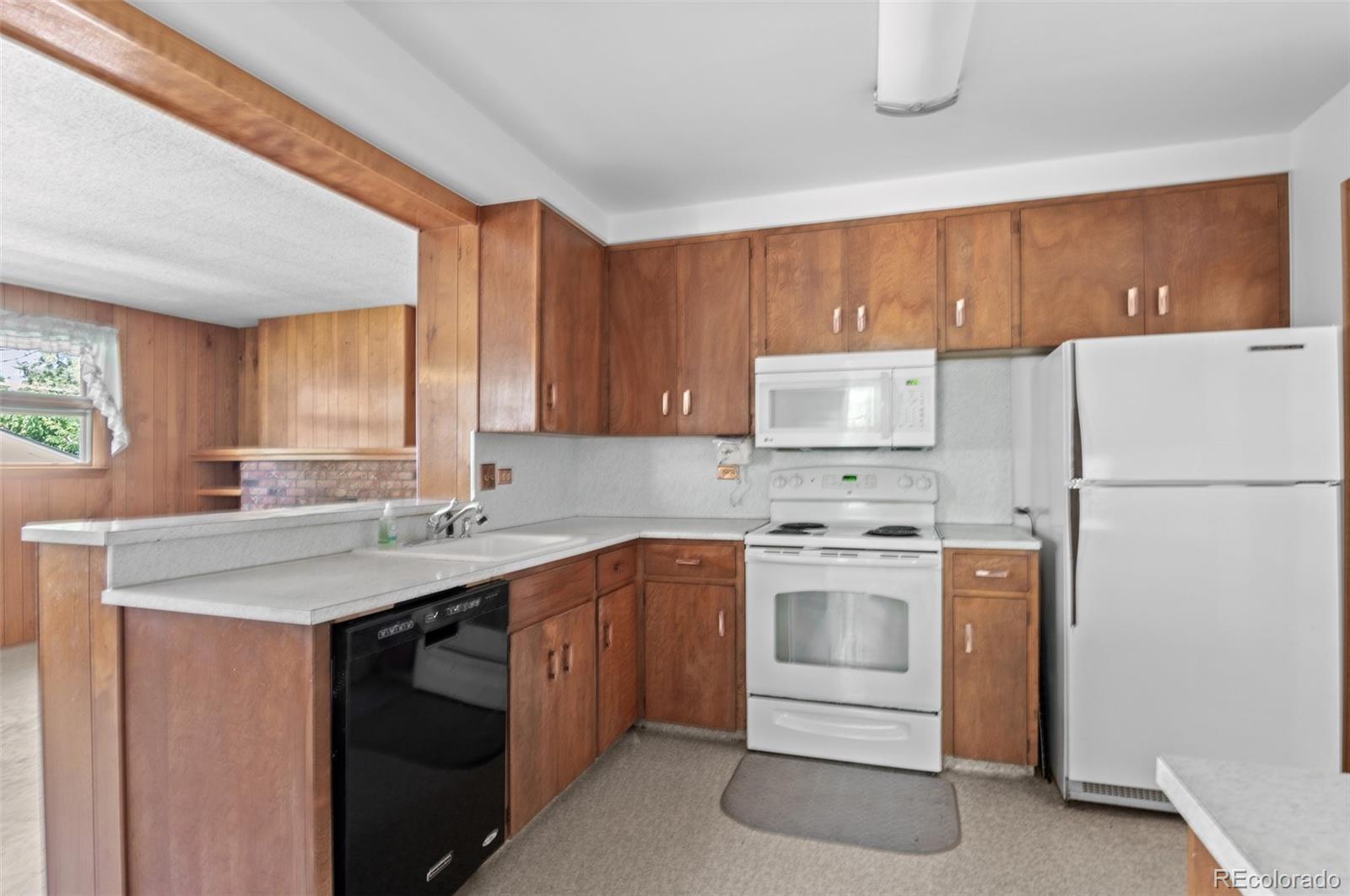 2429 S Corona Street, Denver, CO 80210, 4 Bedrooms Bedrooms, ,2 BathroomsBathrooms,Income,For Sale,Corona,REC8579620