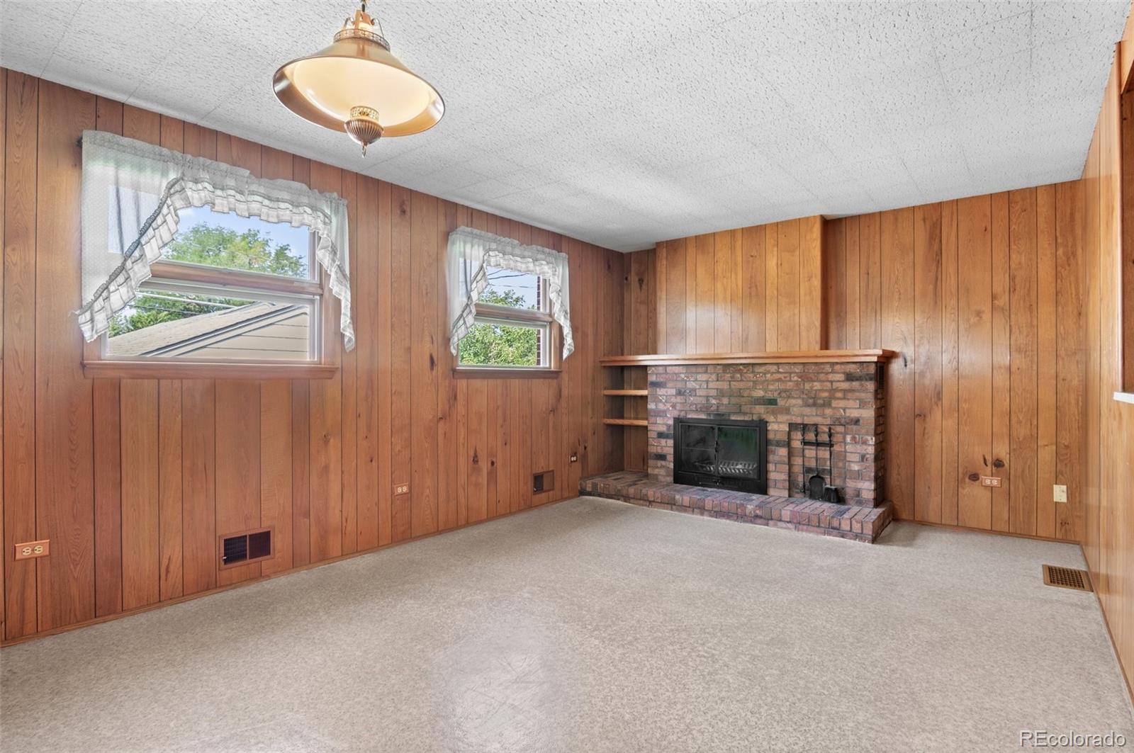 2429 S Corona Street, Denver, CO 80210, 4 Bedrooms Bedrooms, ,2 BathroomsBathrooms,Income,For Sale,Corona,REC8579620