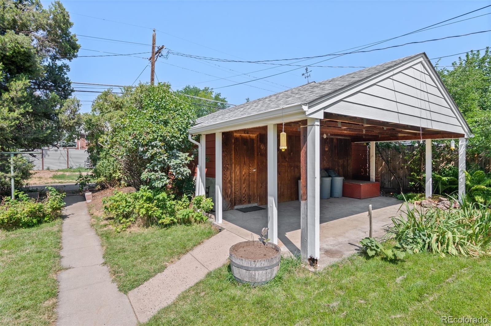 2429 S Corona Street, Denver, CO 80210, 4 Bedrooms Bedrooms, ,2 BathroomsBathrooms,Income,For Sale,Corona,REC8579620