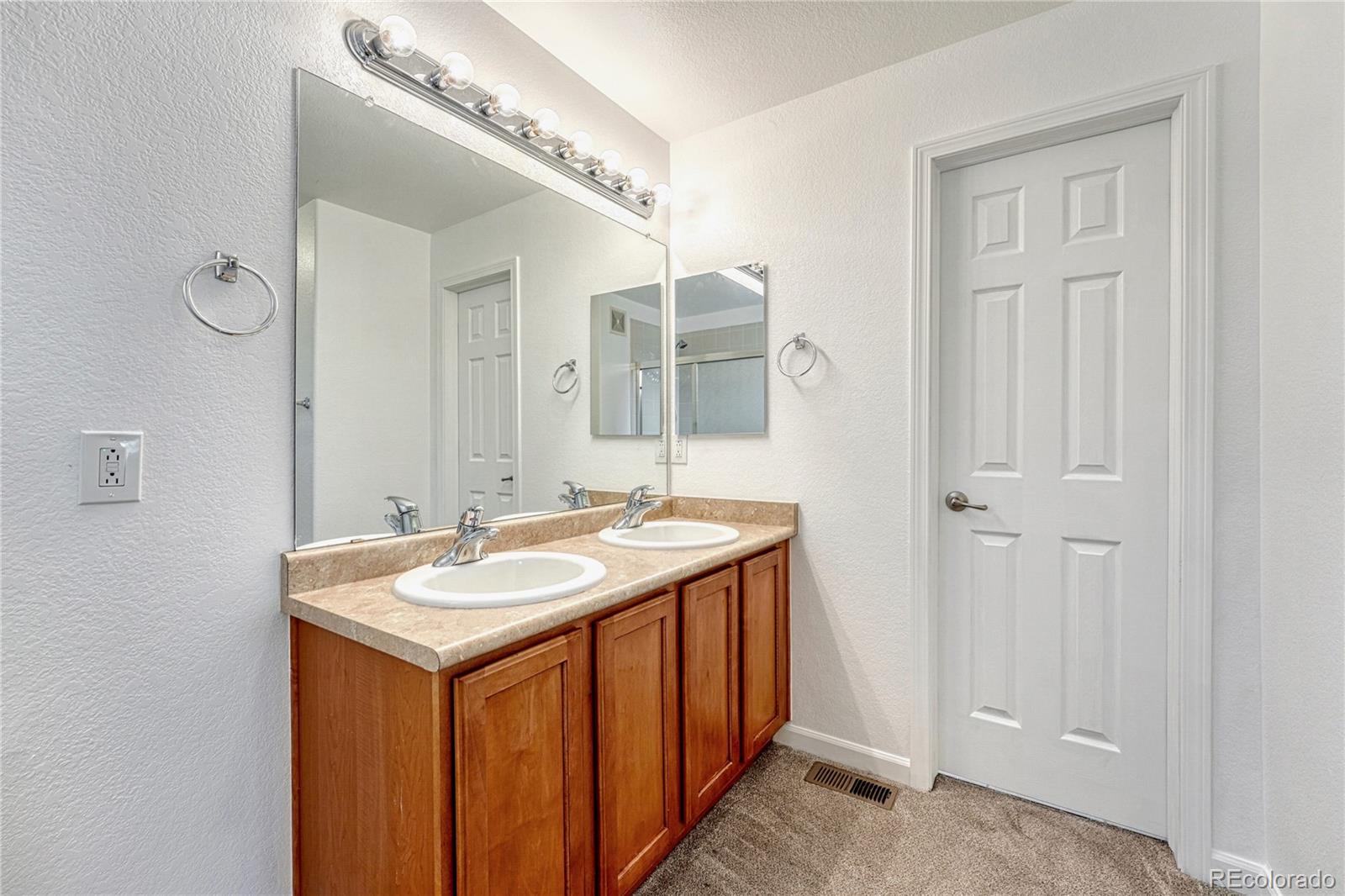 7593 S Quemoy Street, Aurora, CO 80016, 3 Bedrooms Bedrooms, ,3 BathroomsBathrooms,Residential,For Sale,Quemoy,REC2376973